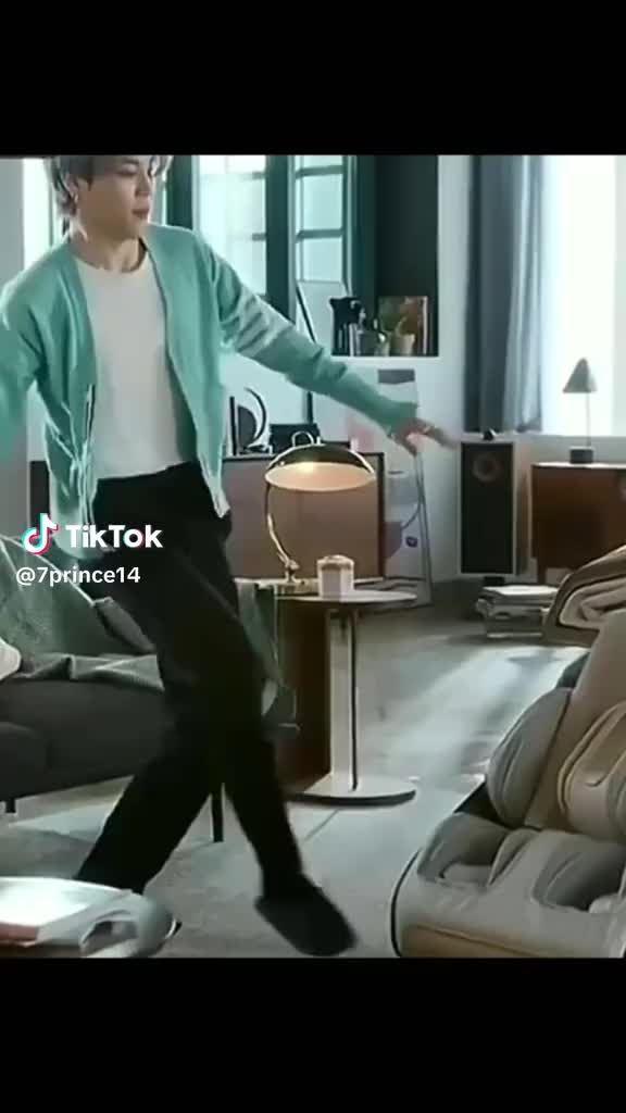 @Akhia👀