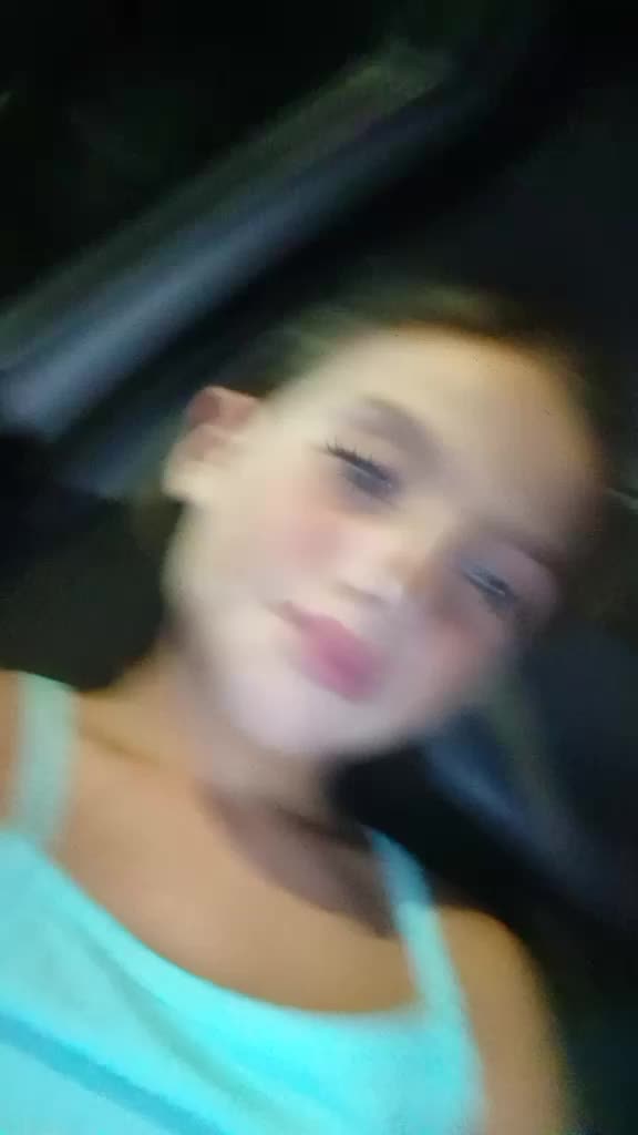@Chanel8_