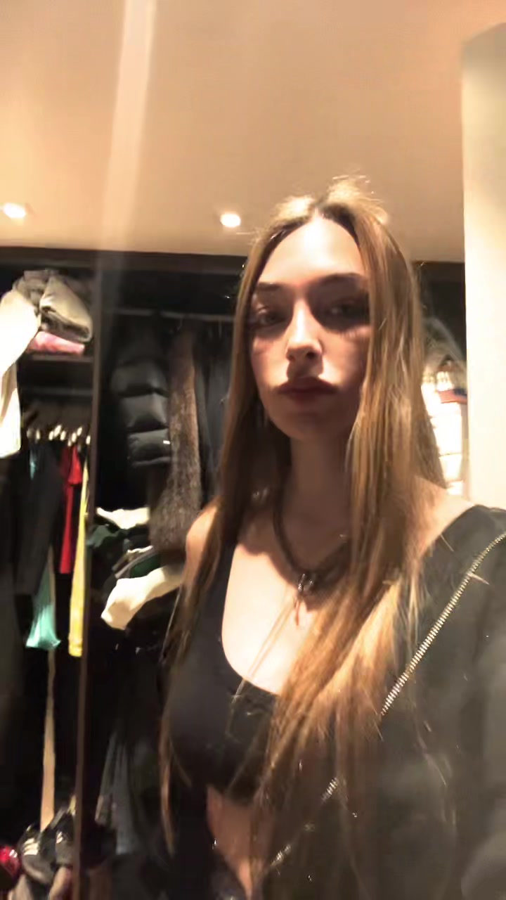 @isabella