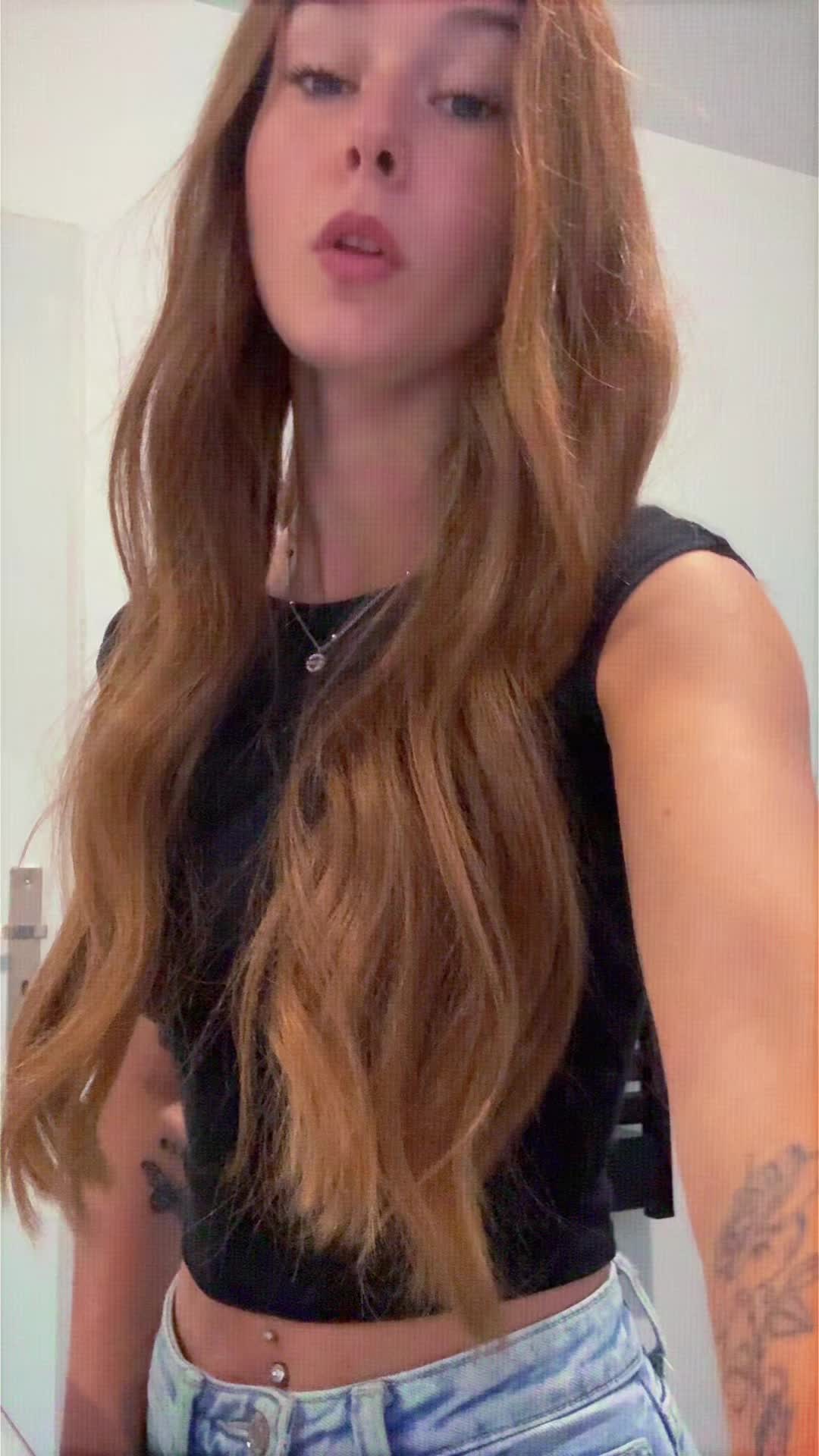 @𝐠𝐰𝐞𝐞🧸