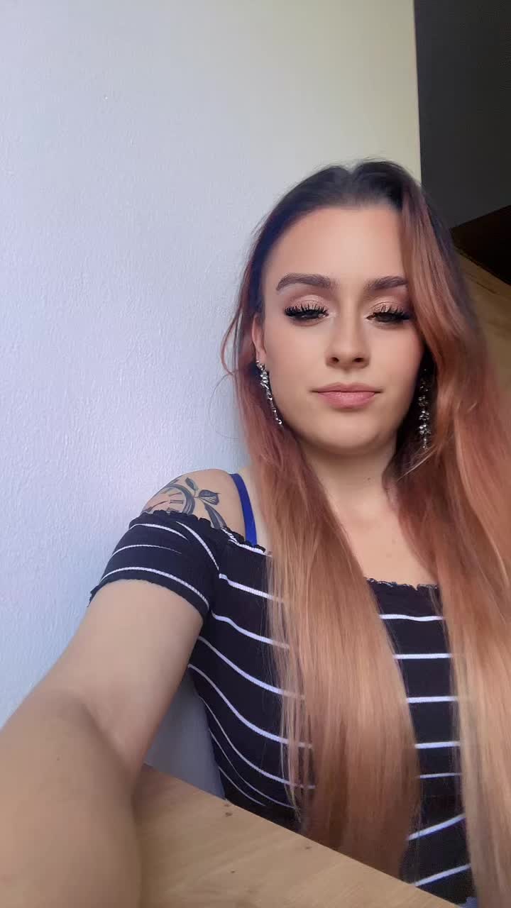 @Melly⚡️