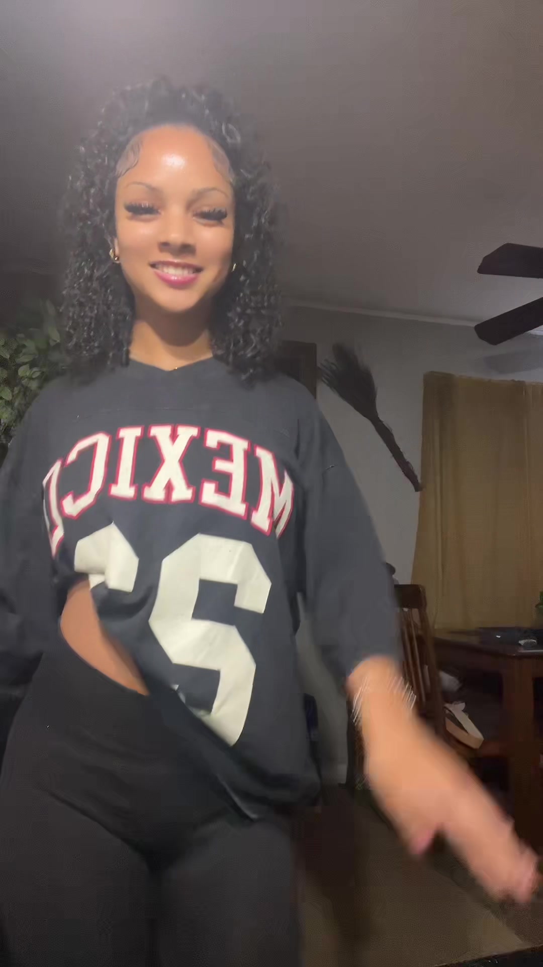 @⃟
