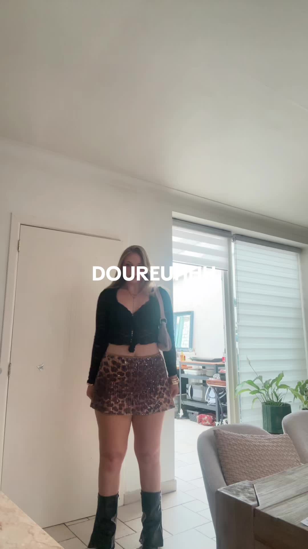 @x_llen1