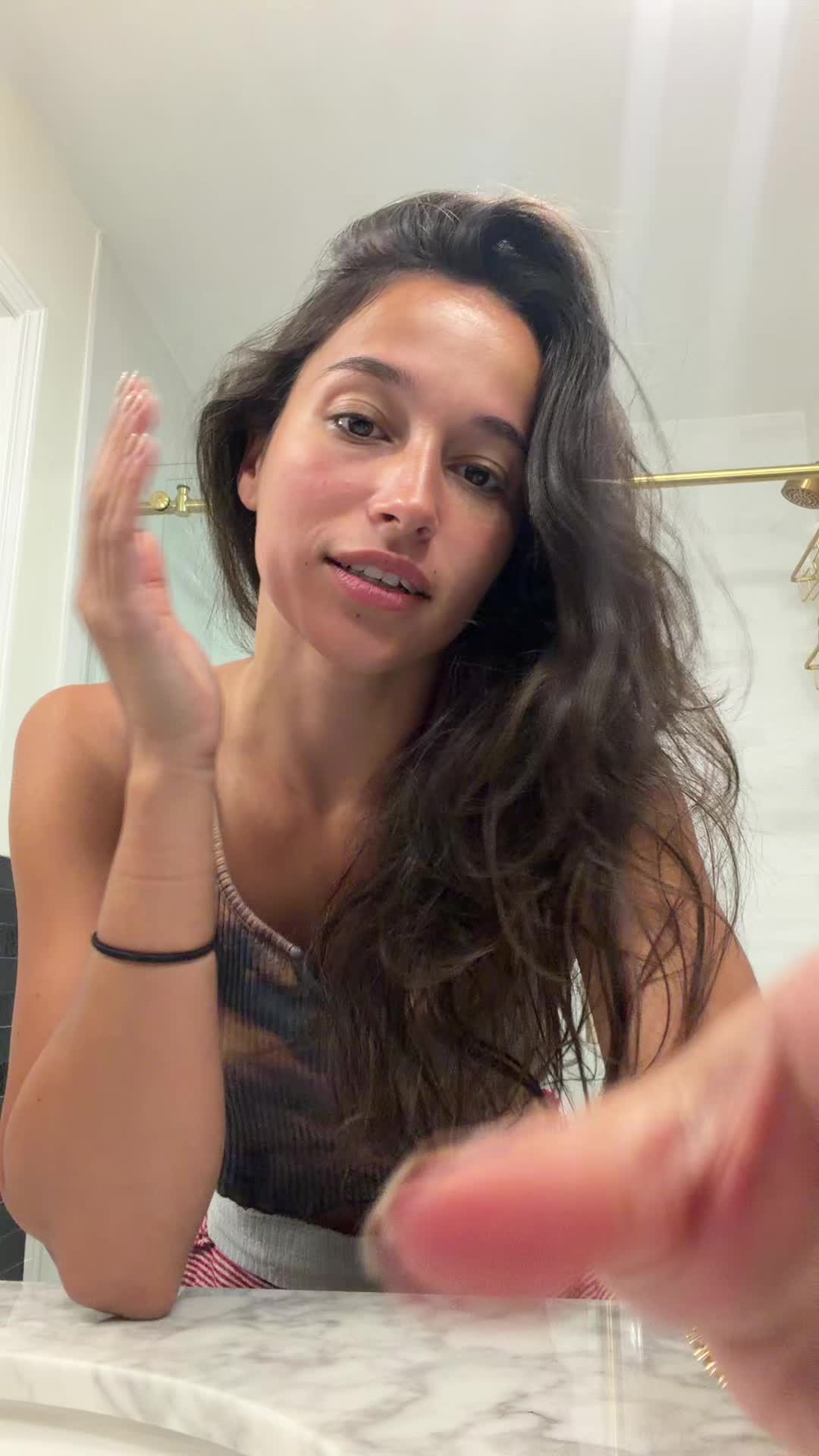 @Juliagjelaj
