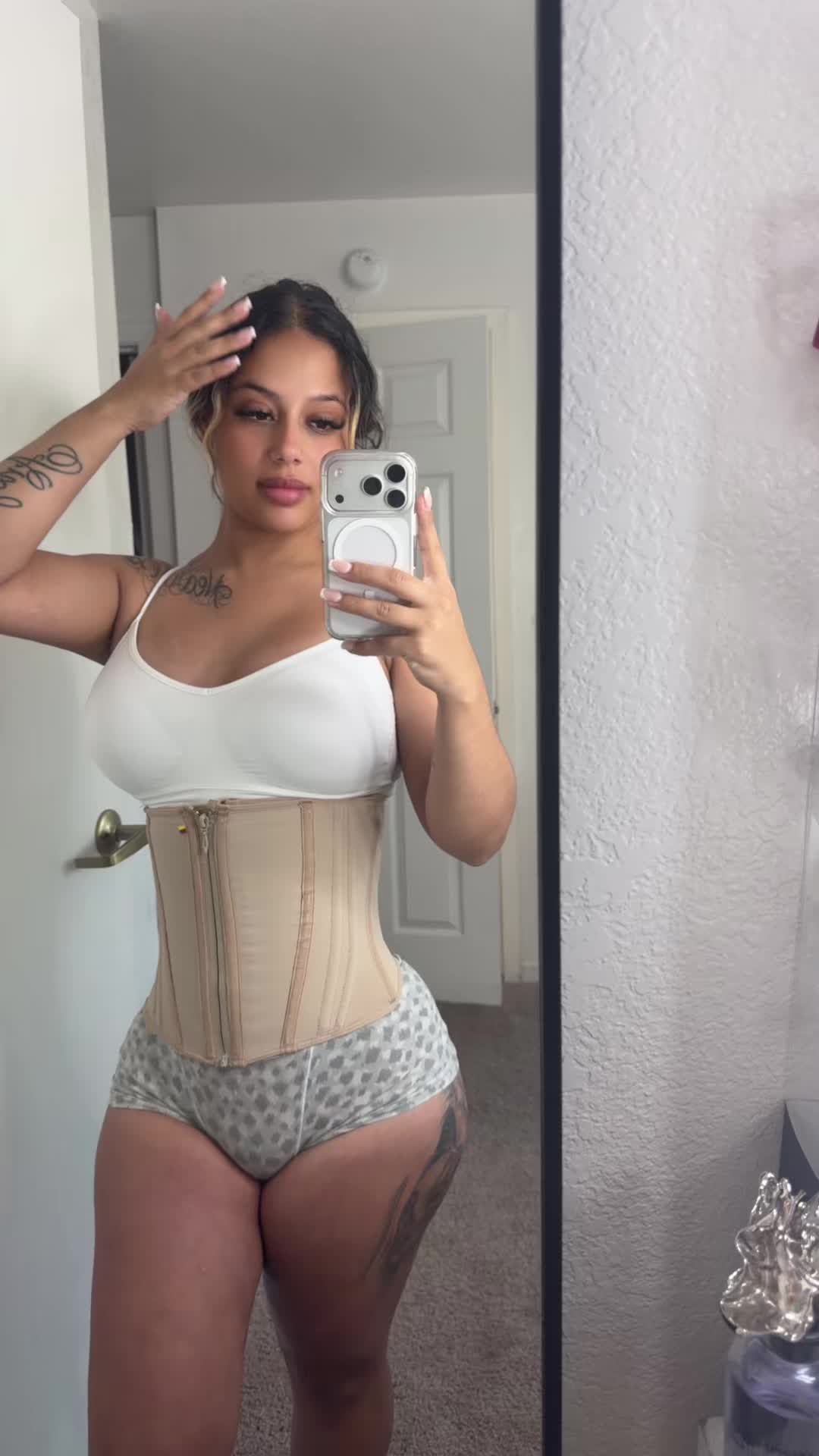 @Melymel96