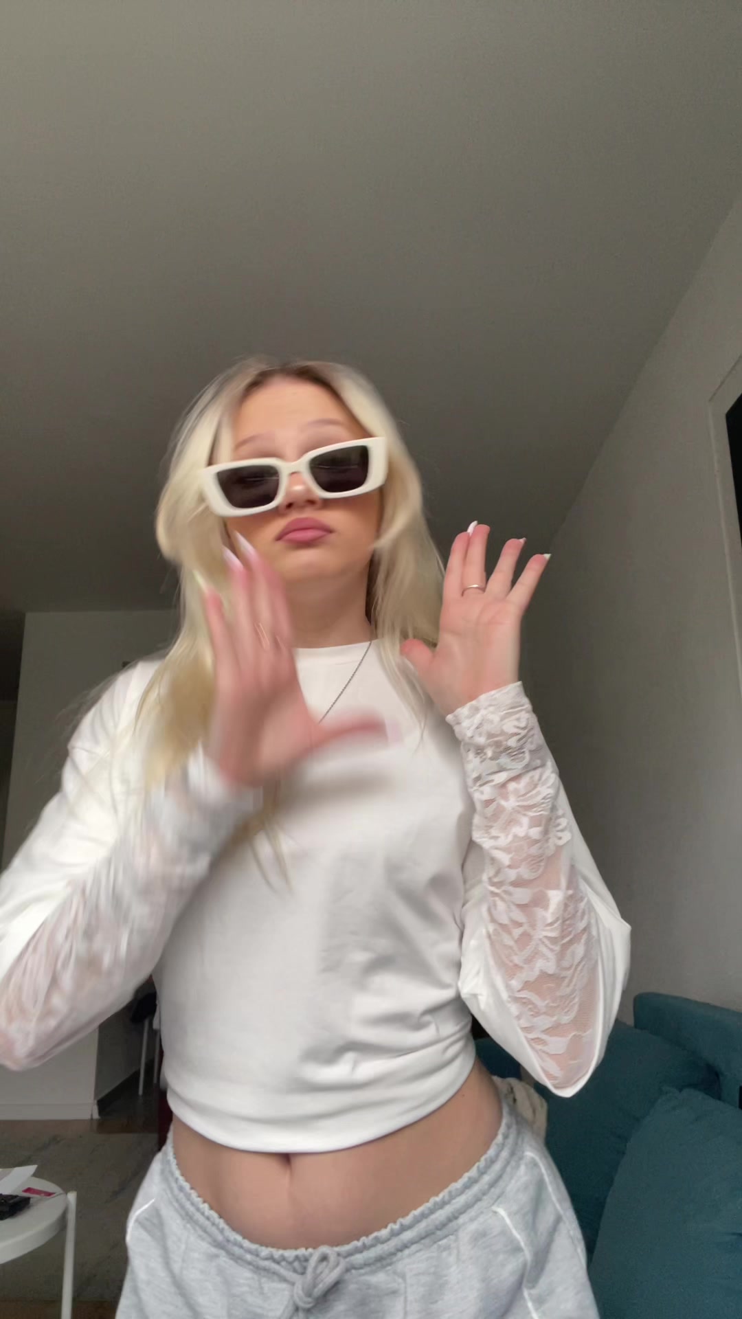 @czikinagets