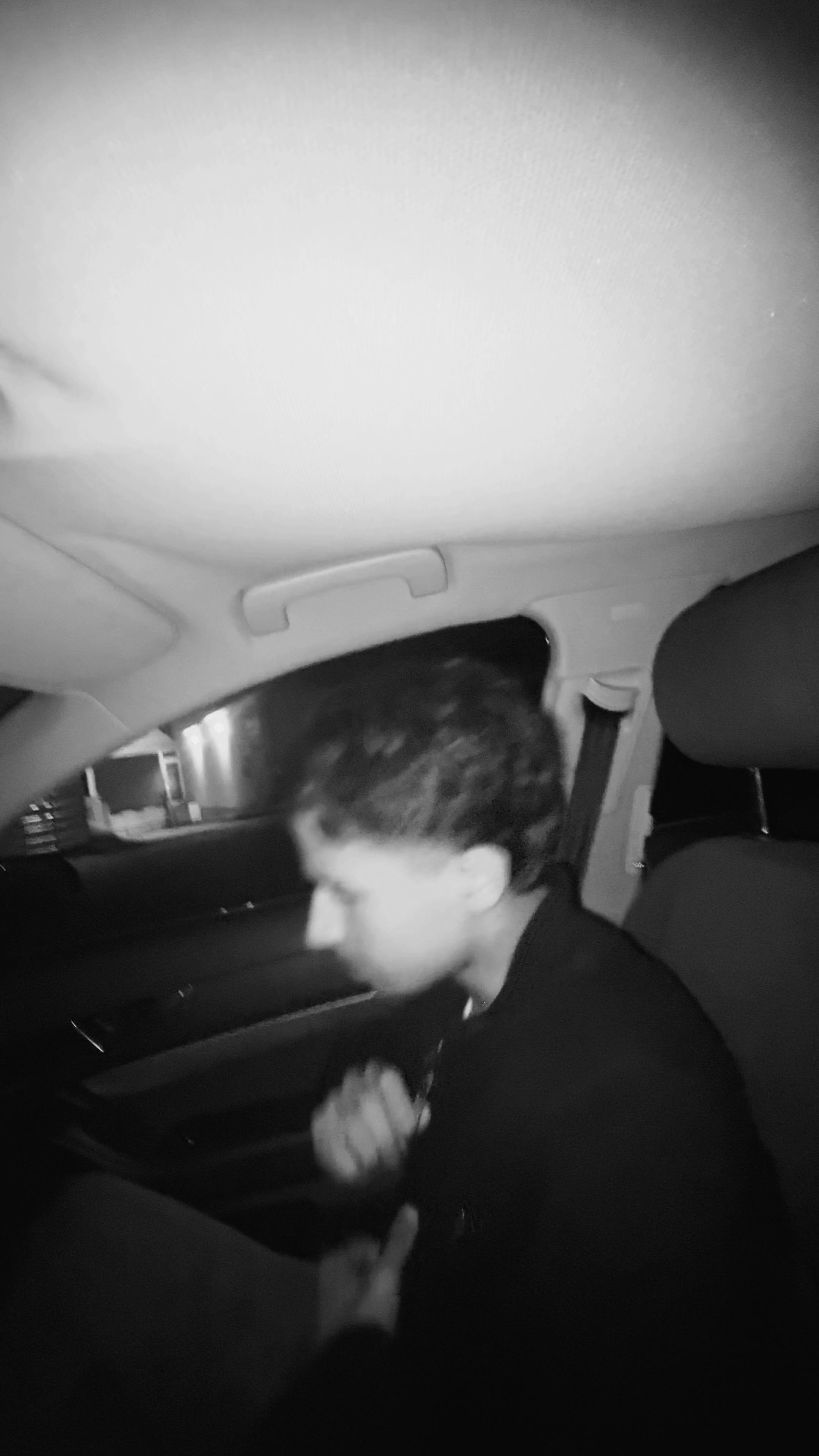 @È N