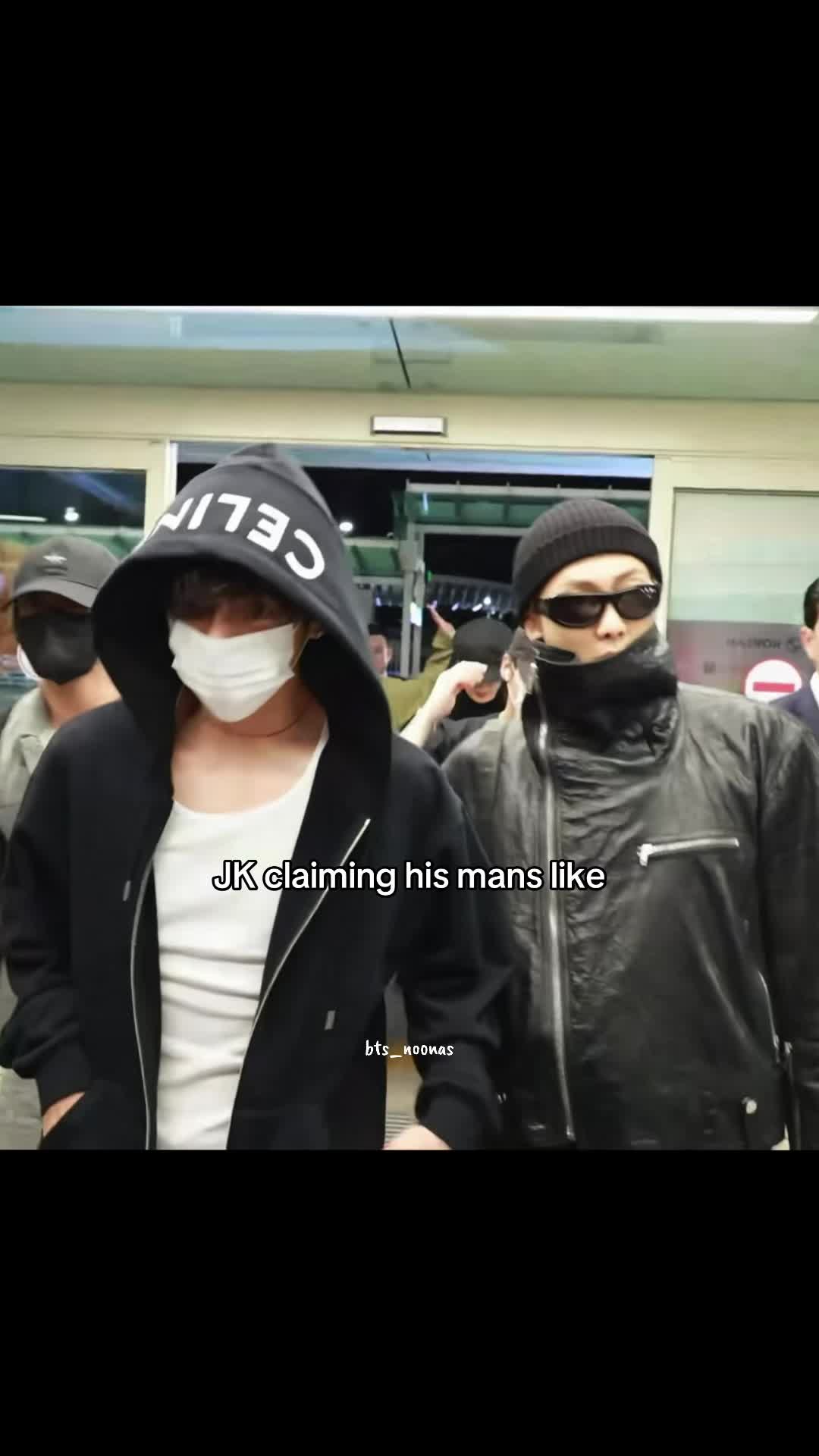 @Jung Kook high fived me ๐ฅนโท