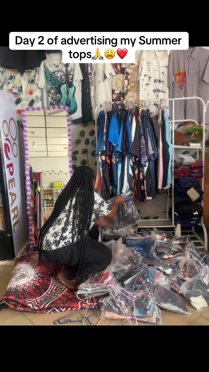 @Shivi's Vintage GlowCos.🛍️🌸