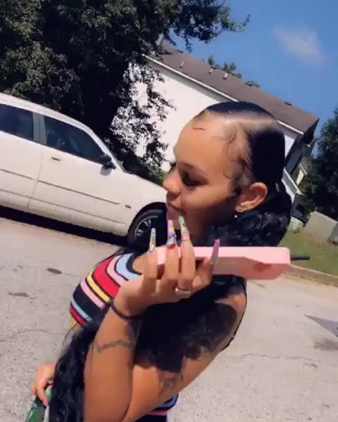 @𑣲.