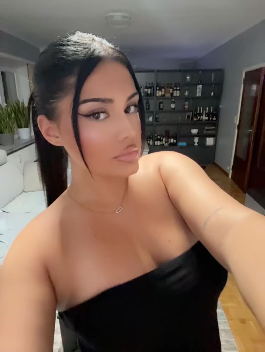 @inushja 🇦🇱