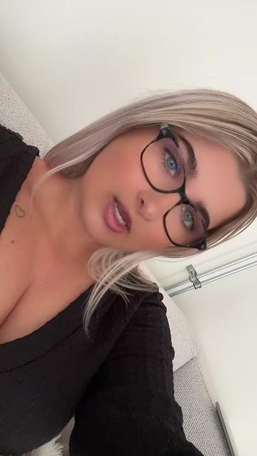 @👯🏼♀️-Amé-🦁