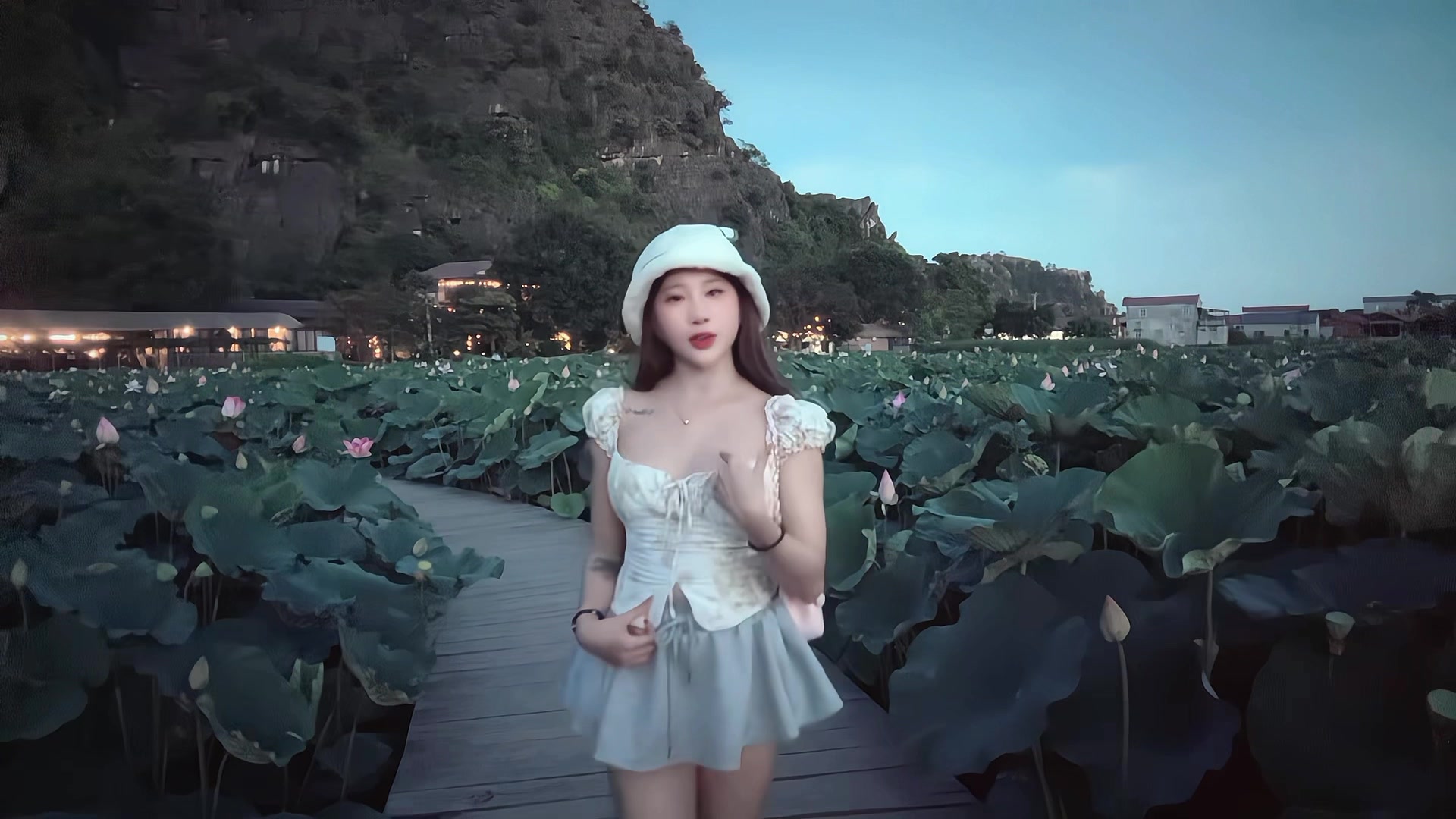 @𝓔𝓶 𝔁𝓲𝓷𝓱 Suri