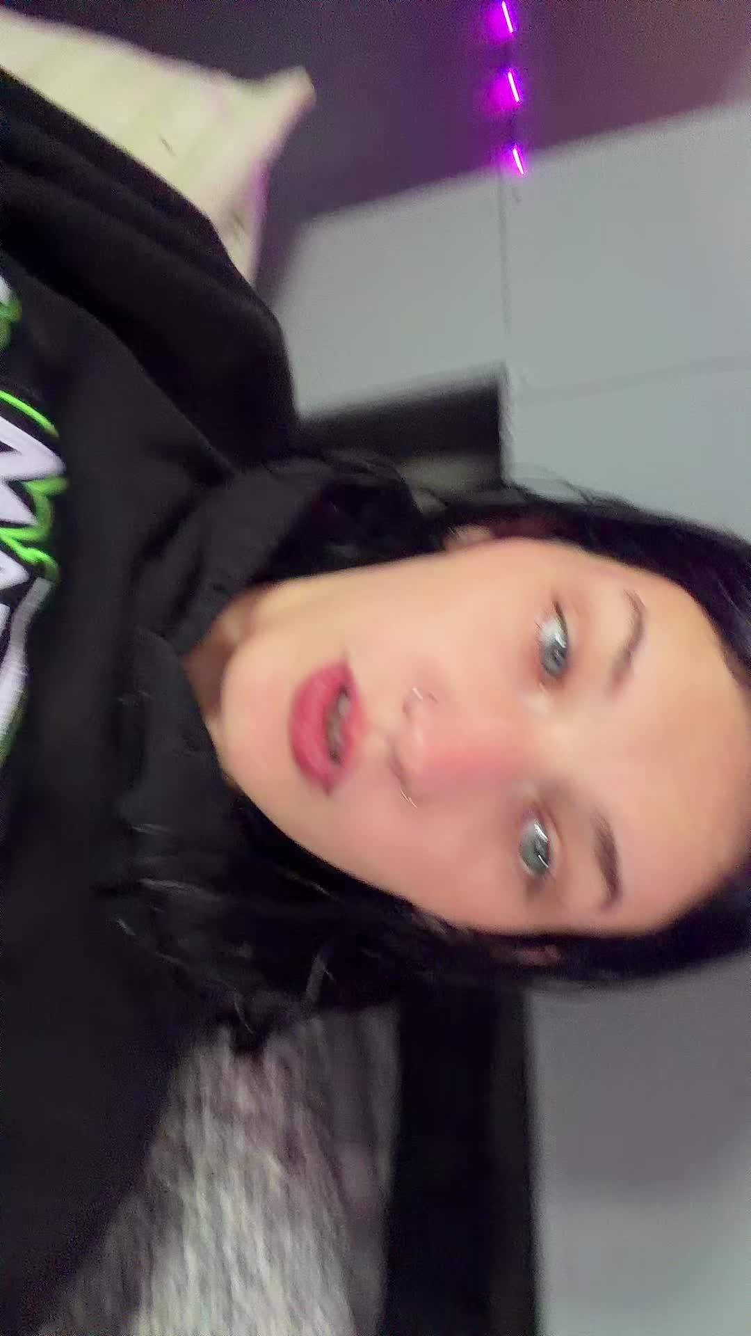 @Thebluechickennugget