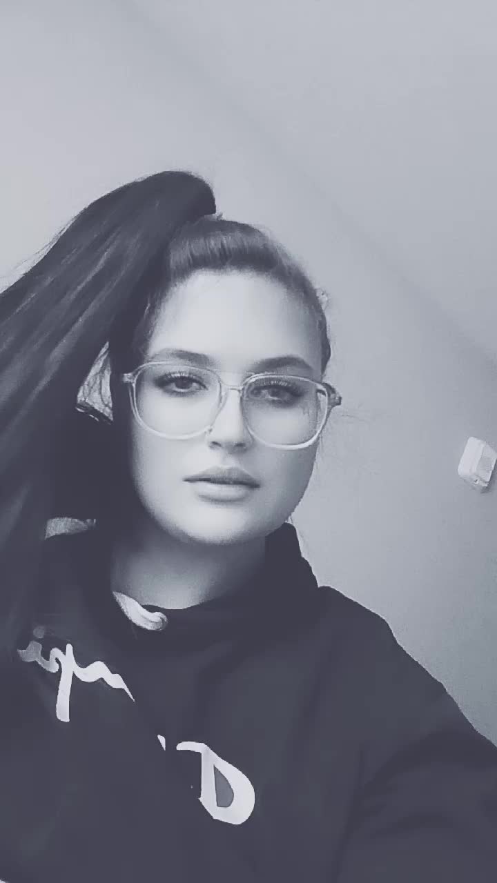 @VannessaTyo
