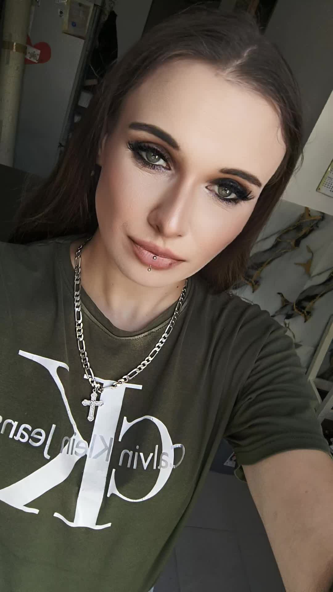 @Katrina