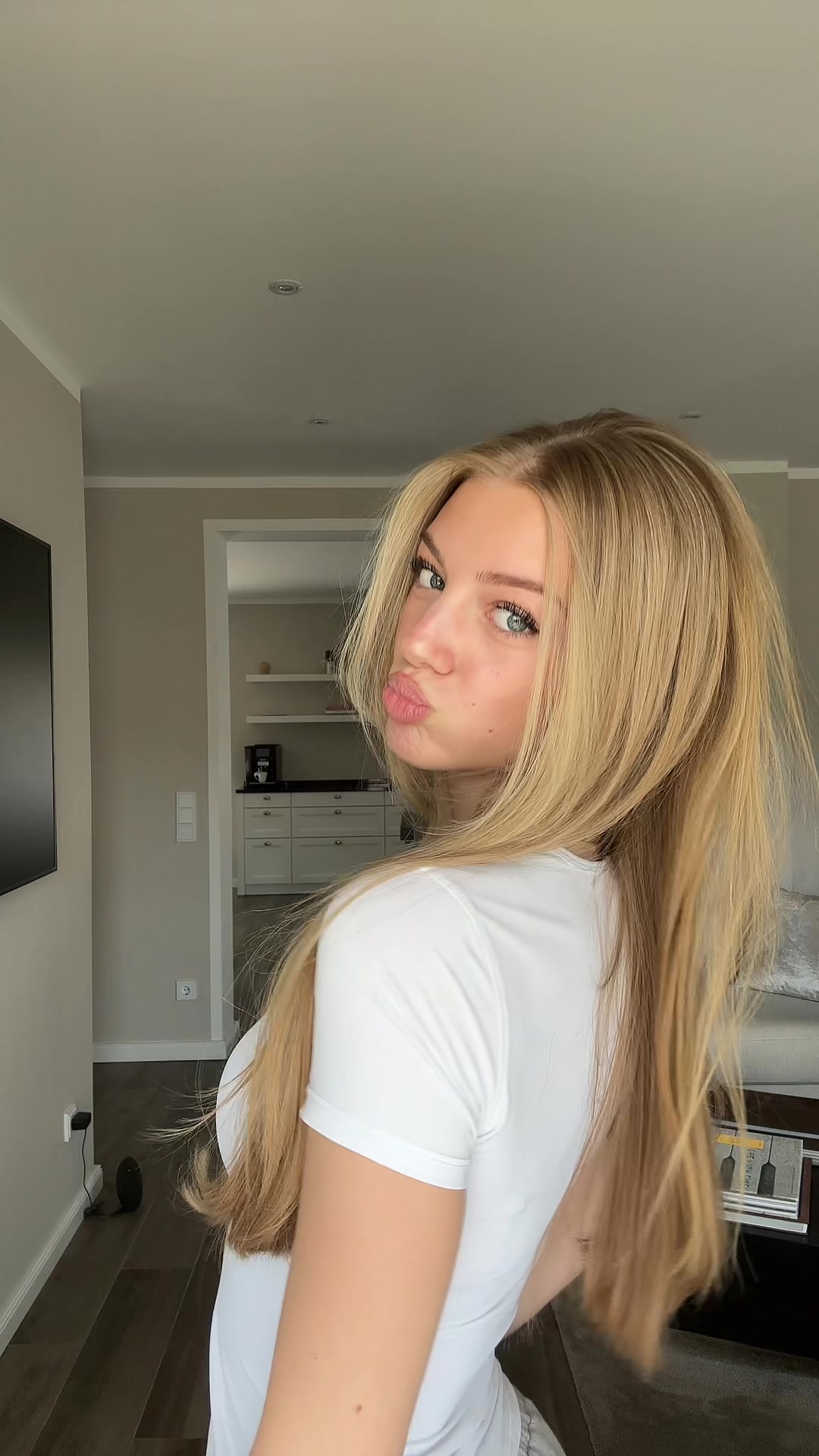 @Lenia