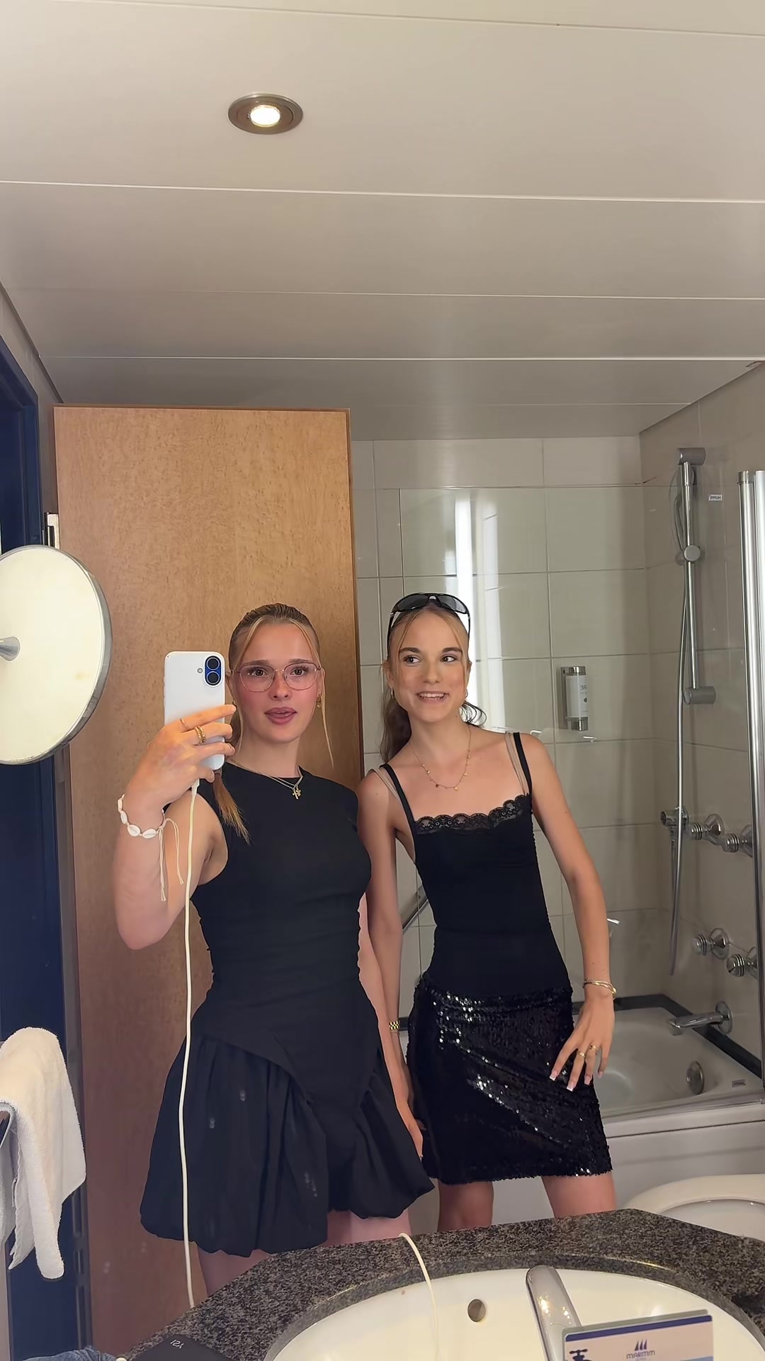 @Anna-Lena Olivia<3