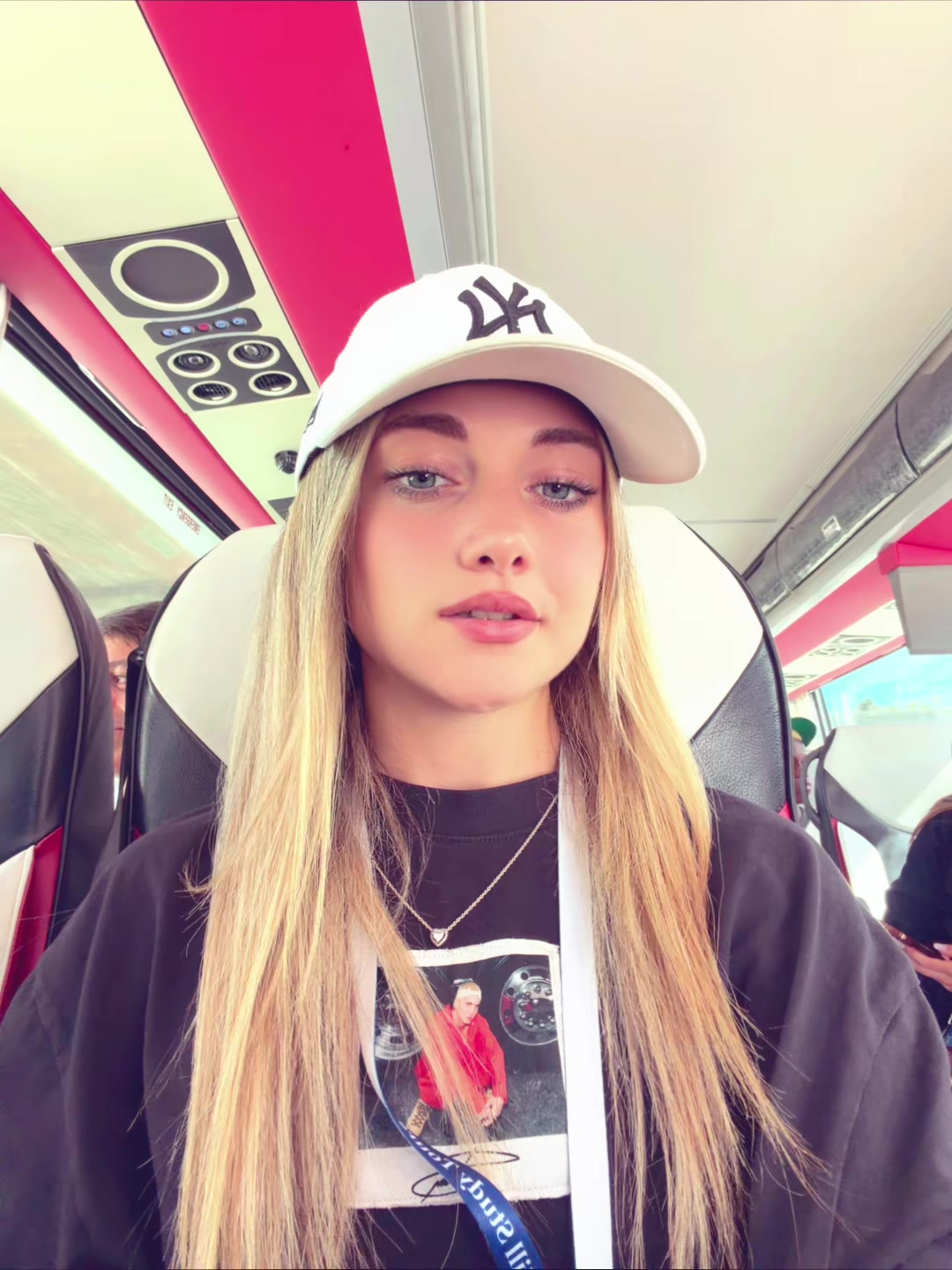 @👸🏼