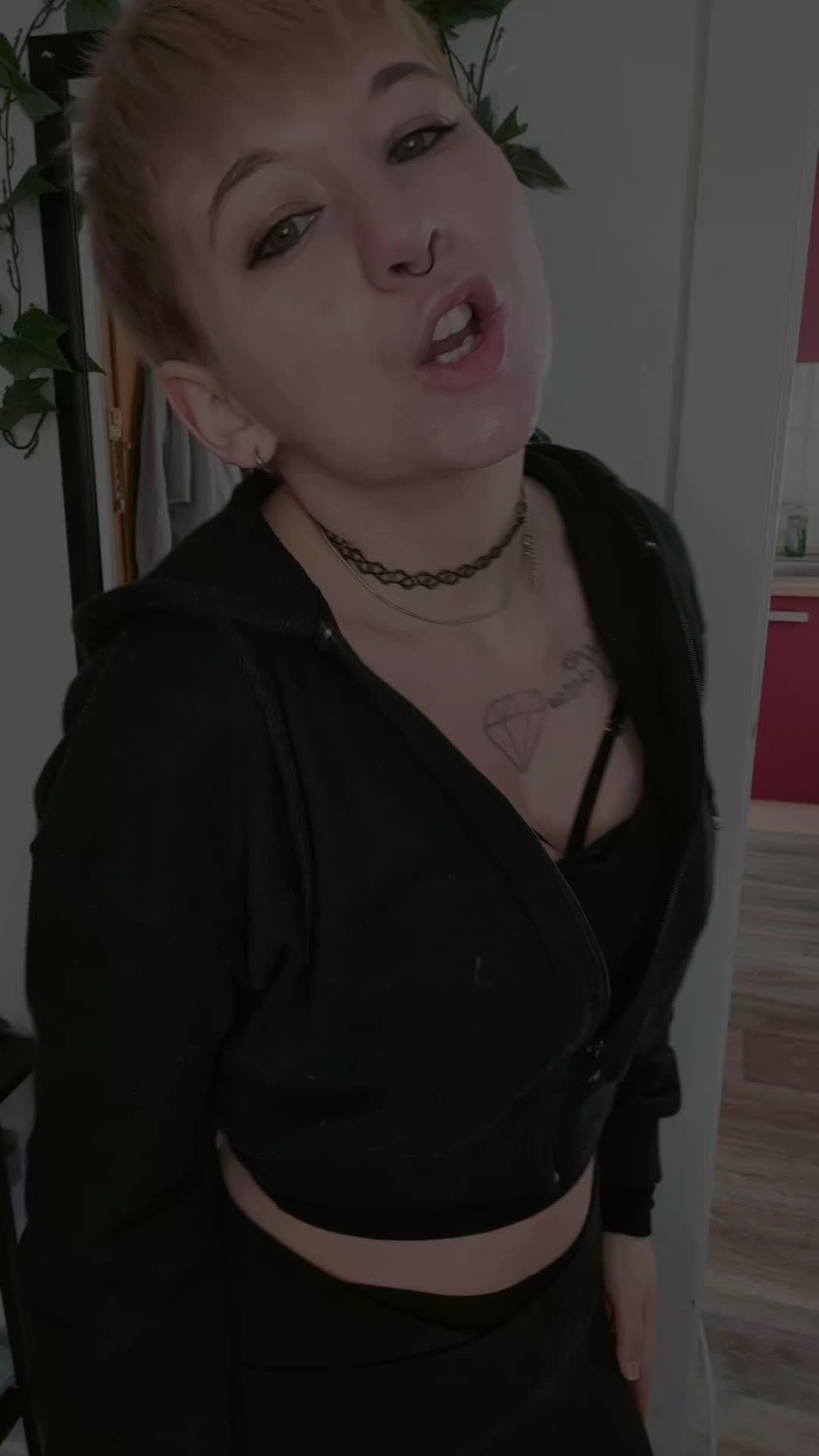 @Nachtfalter🦋