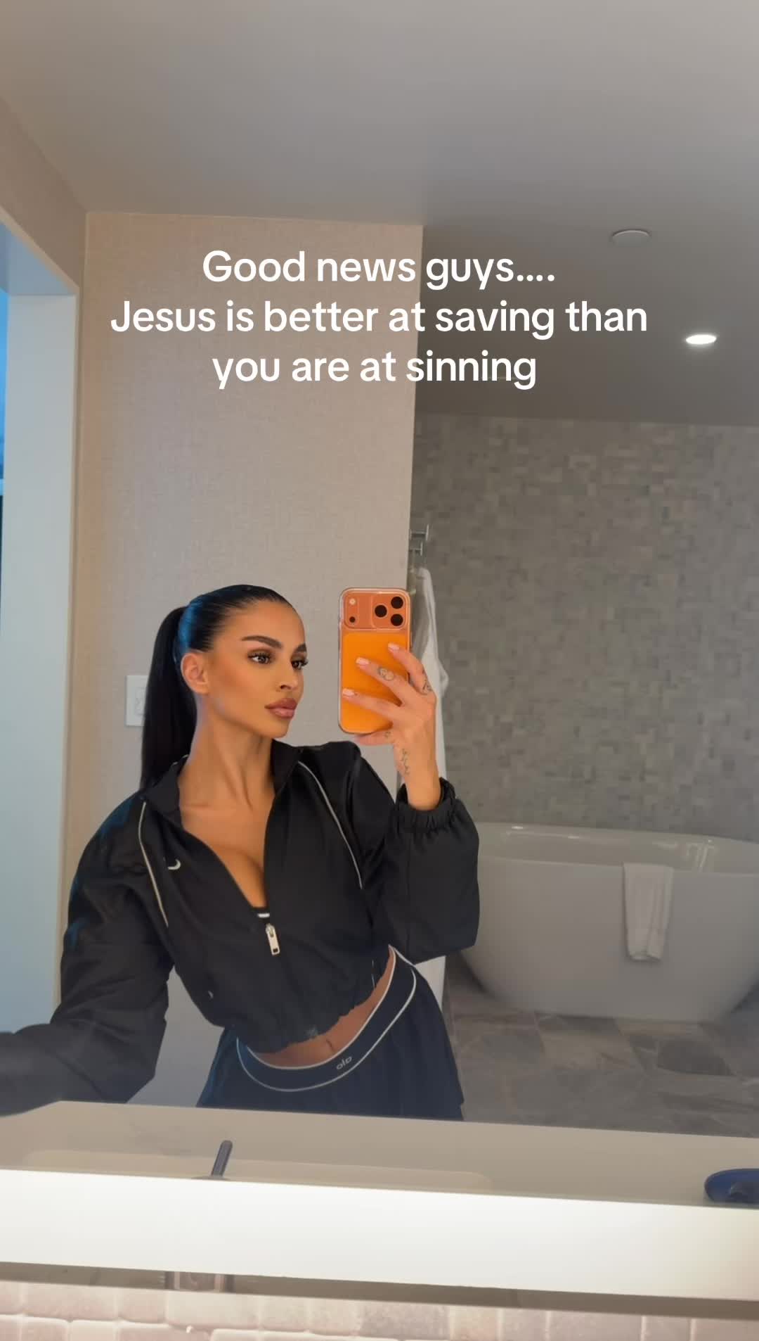 @nikkisarantos