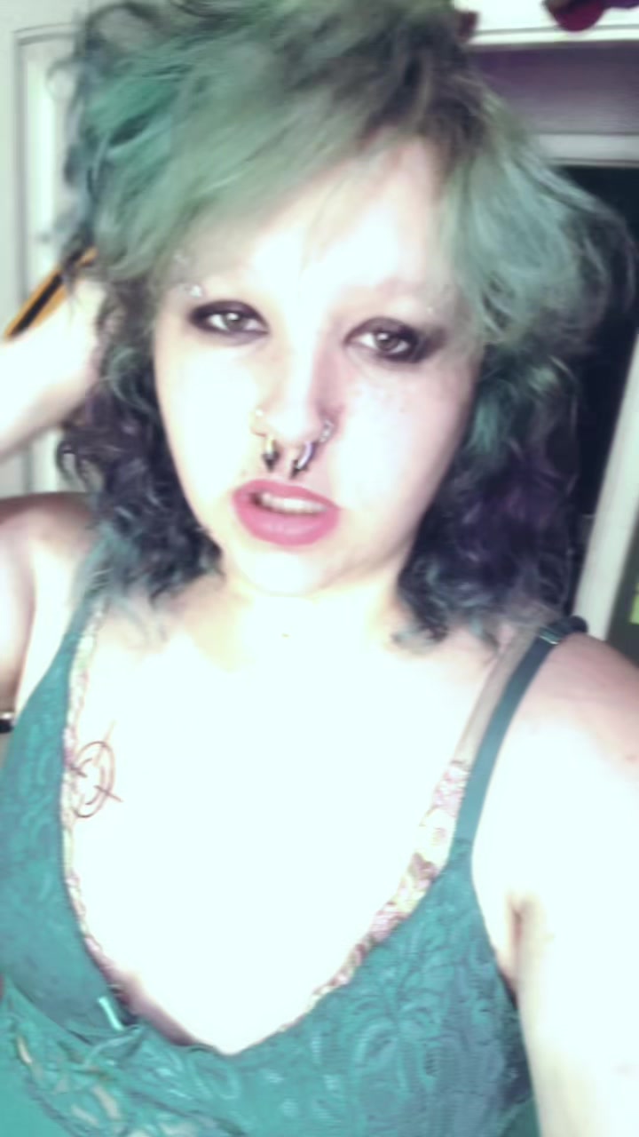 @ipukeglitter63