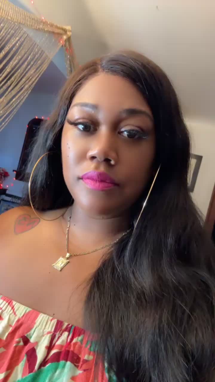 @The_Real_Lo