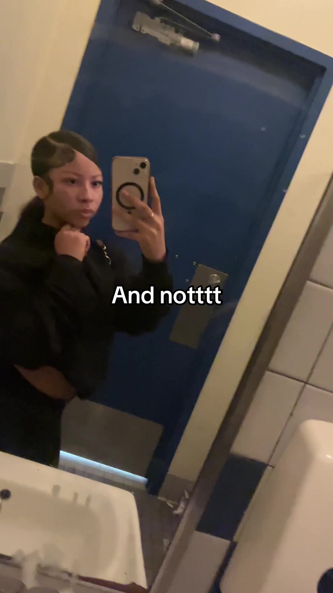 @kiaraaa