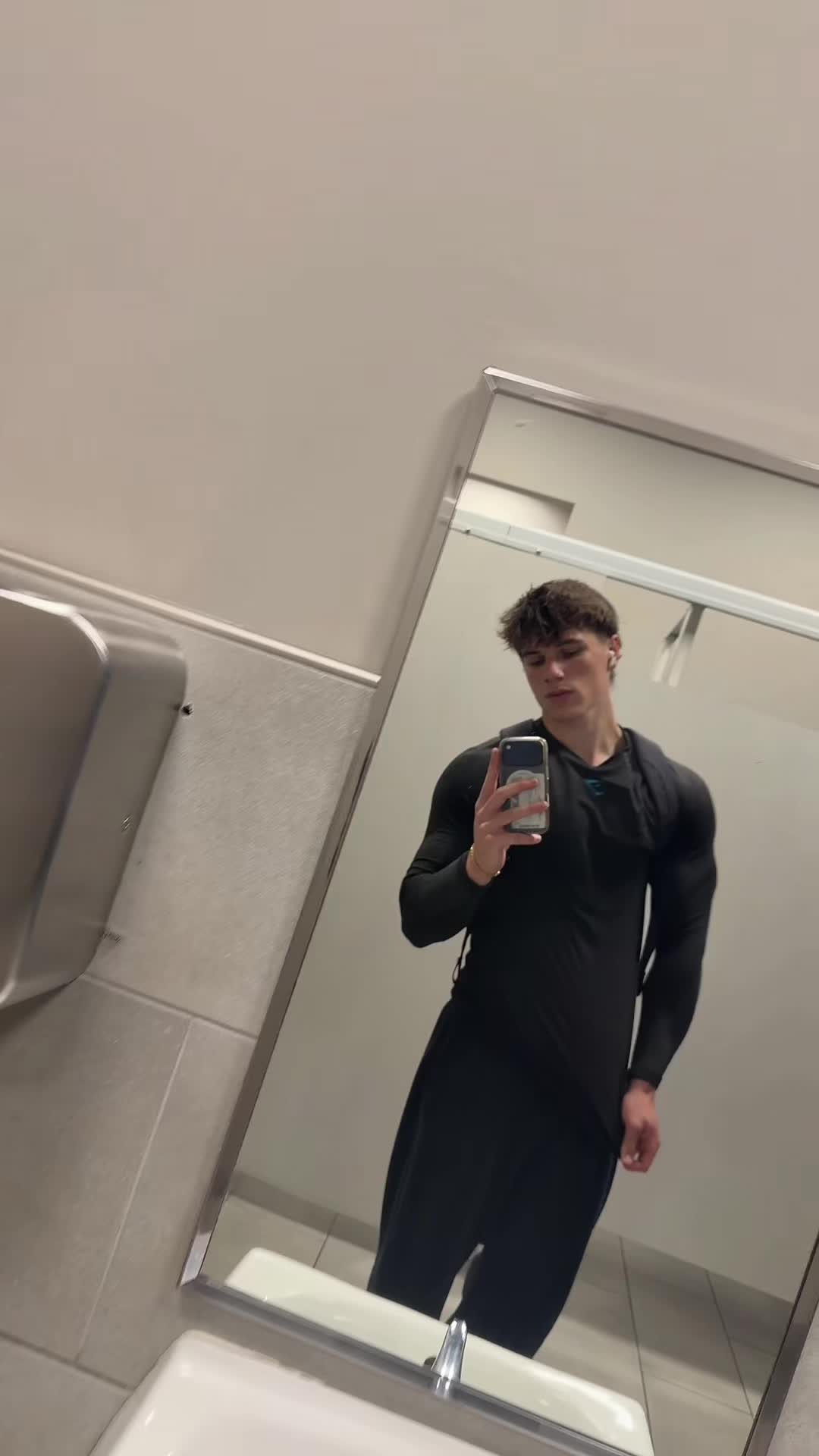 @️