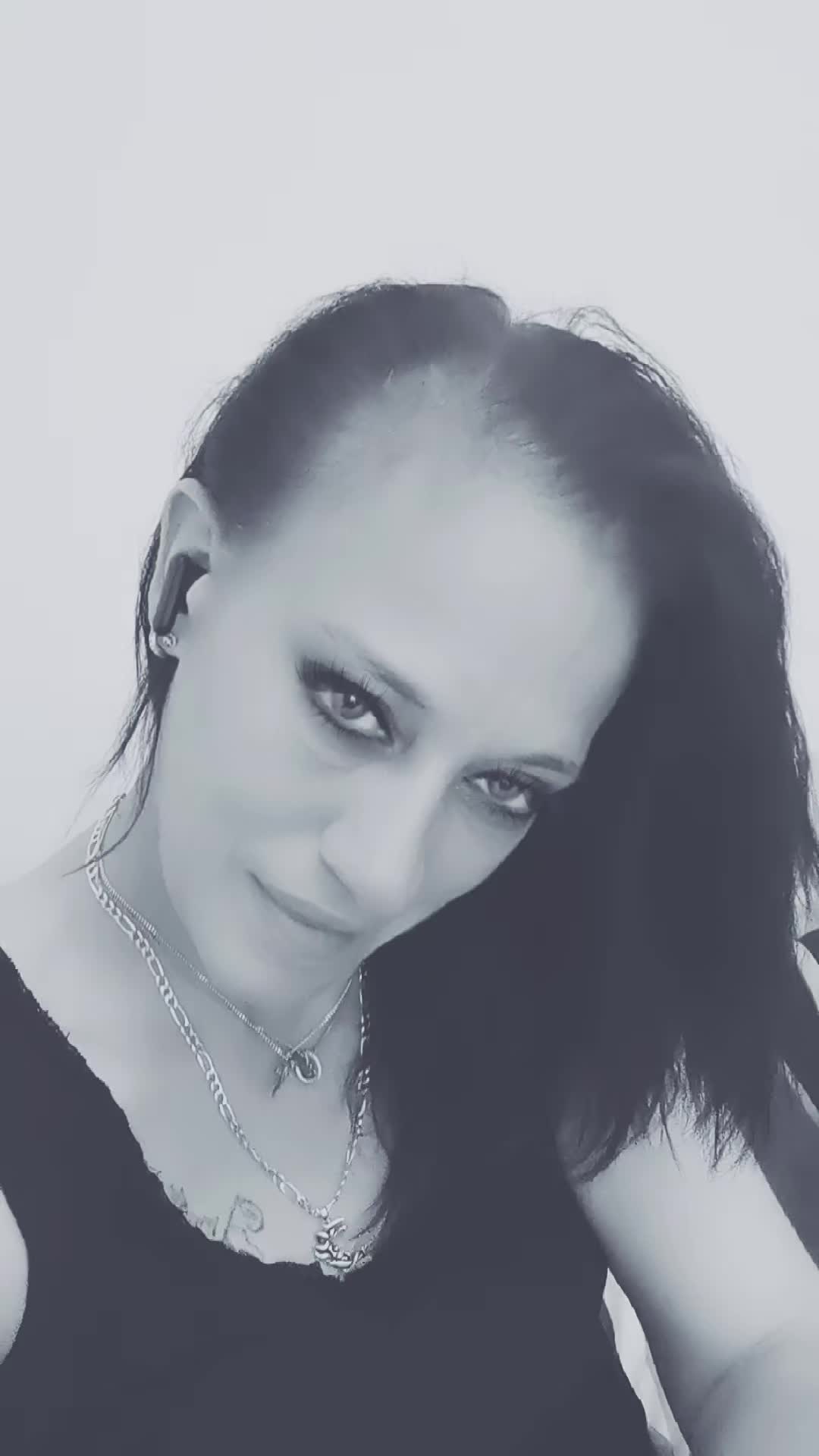 @trischa