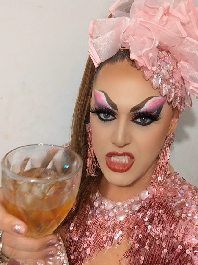 @Drag Tiffany