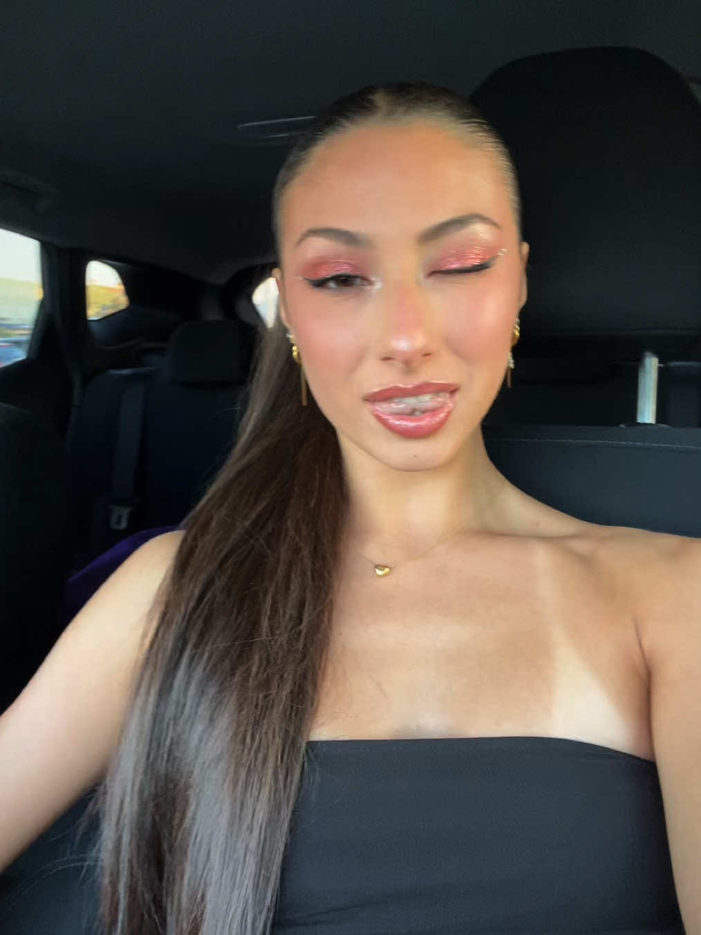 @Alic3