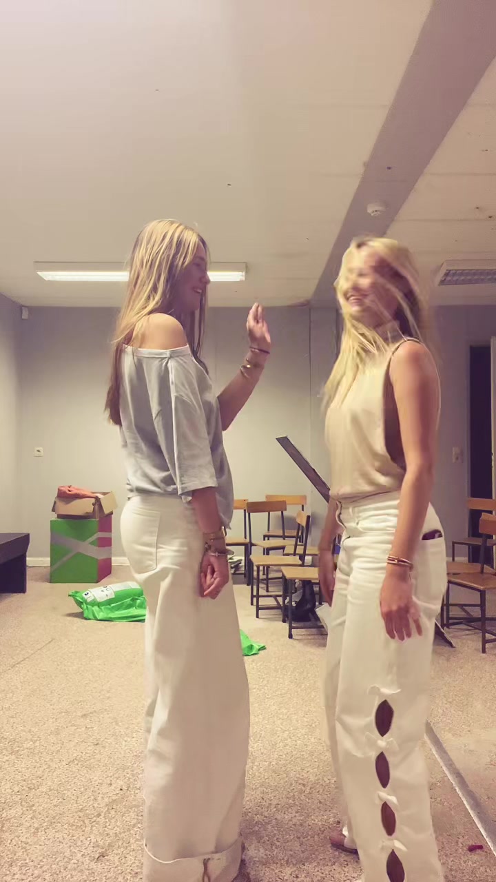 @Ella