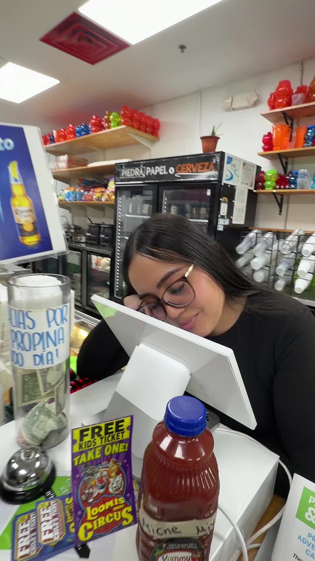 @Yummy snacks y micheladas