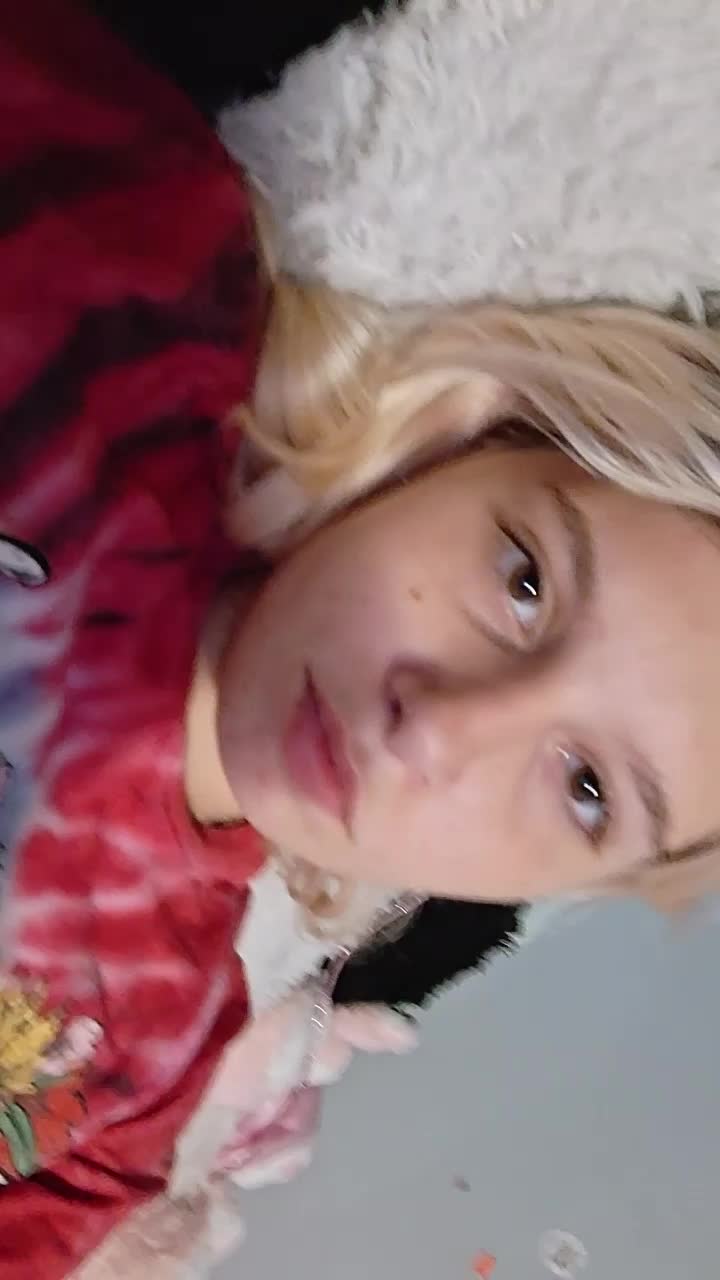 @LeeLee🩷💜✂️🌈