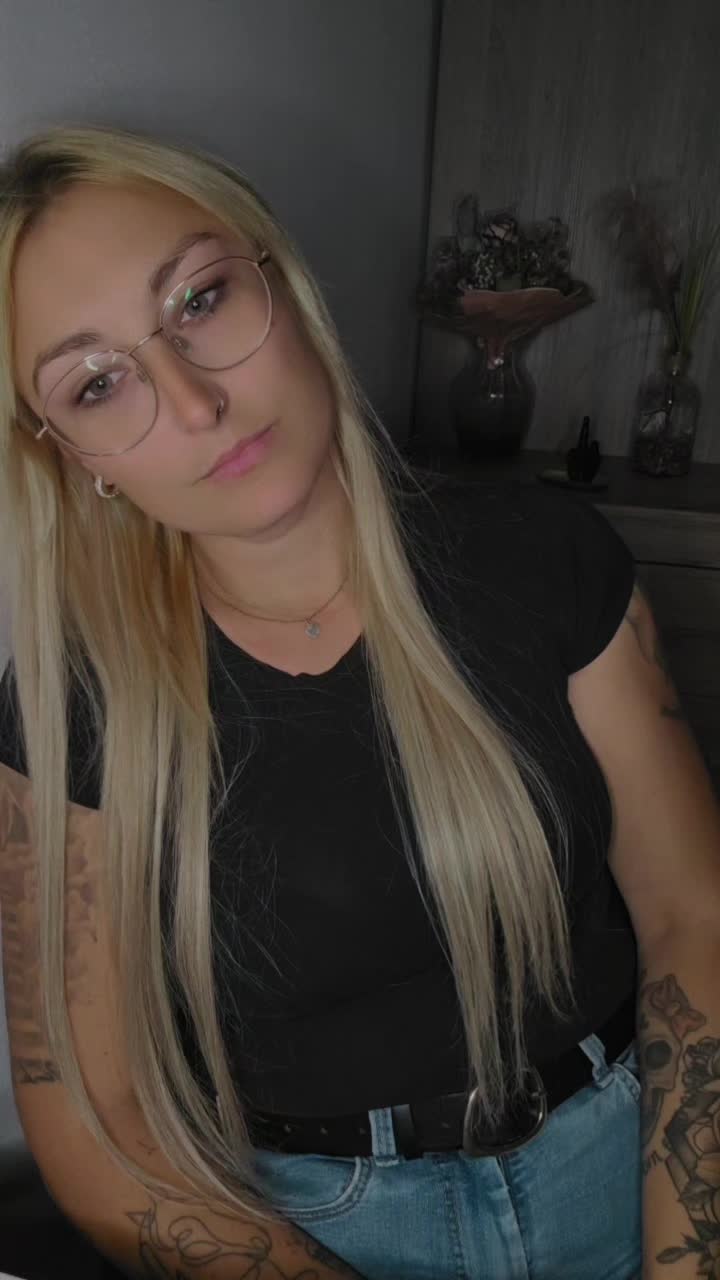 @♡꧁๓เгเ꧂♡