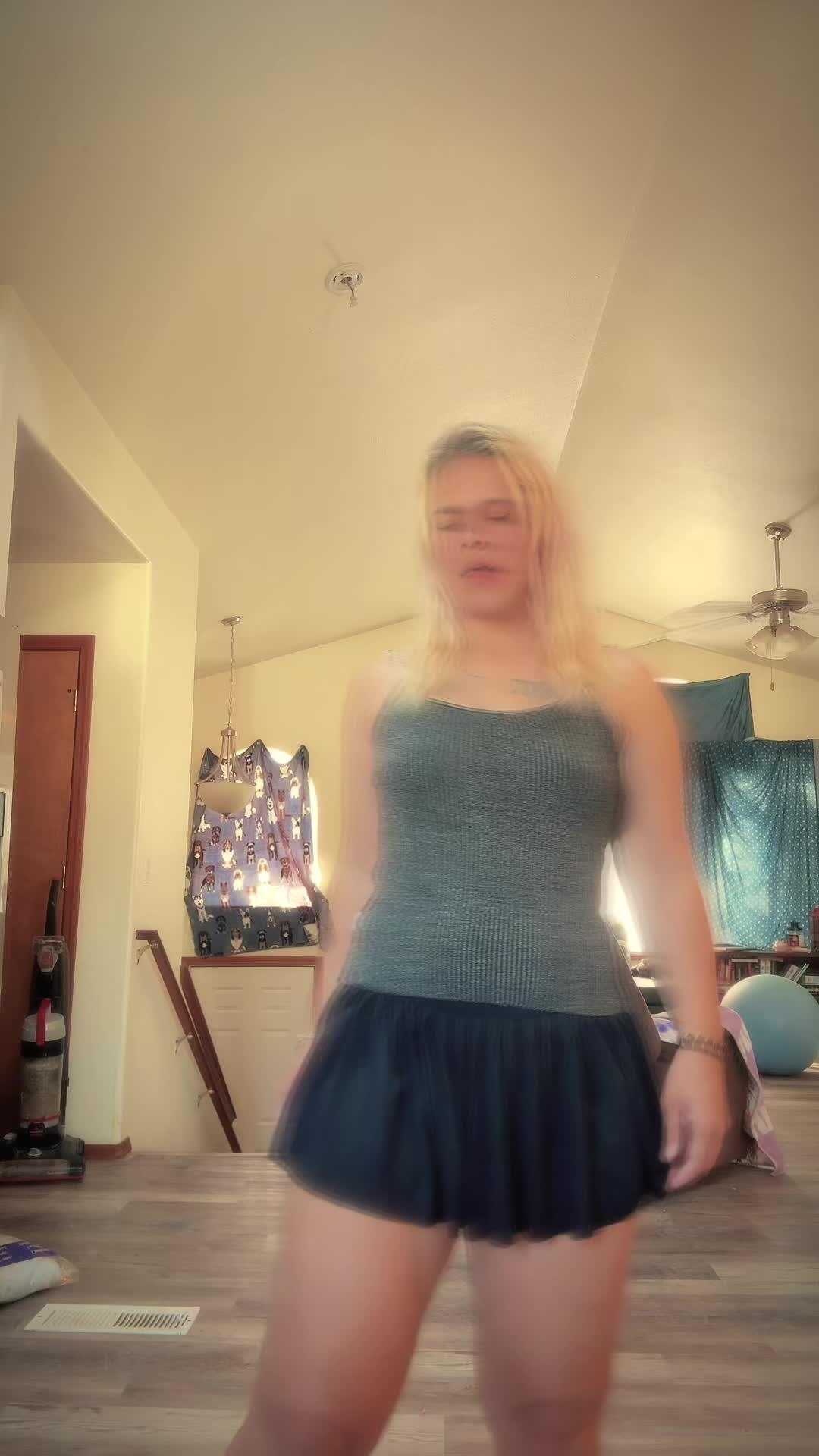 @melalynmonroe