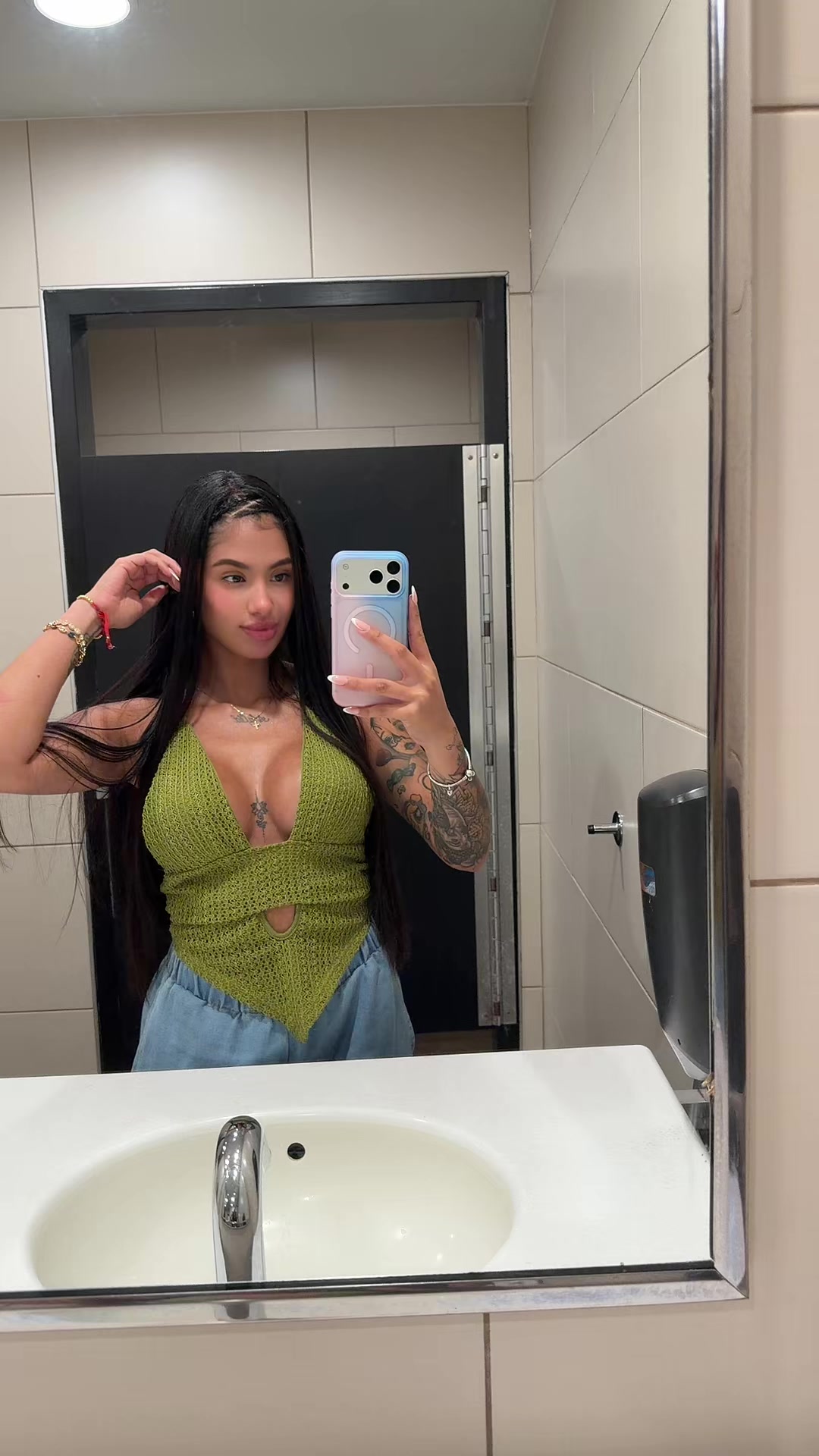 @𝒶𝓅ℴ𝓁🉐