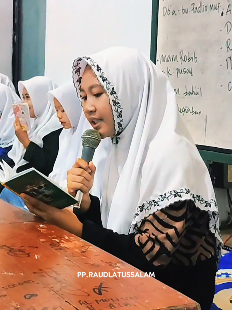 @RaudlatussalamPutri_Utara