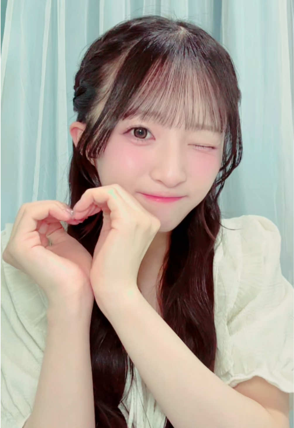 @秋山由奈