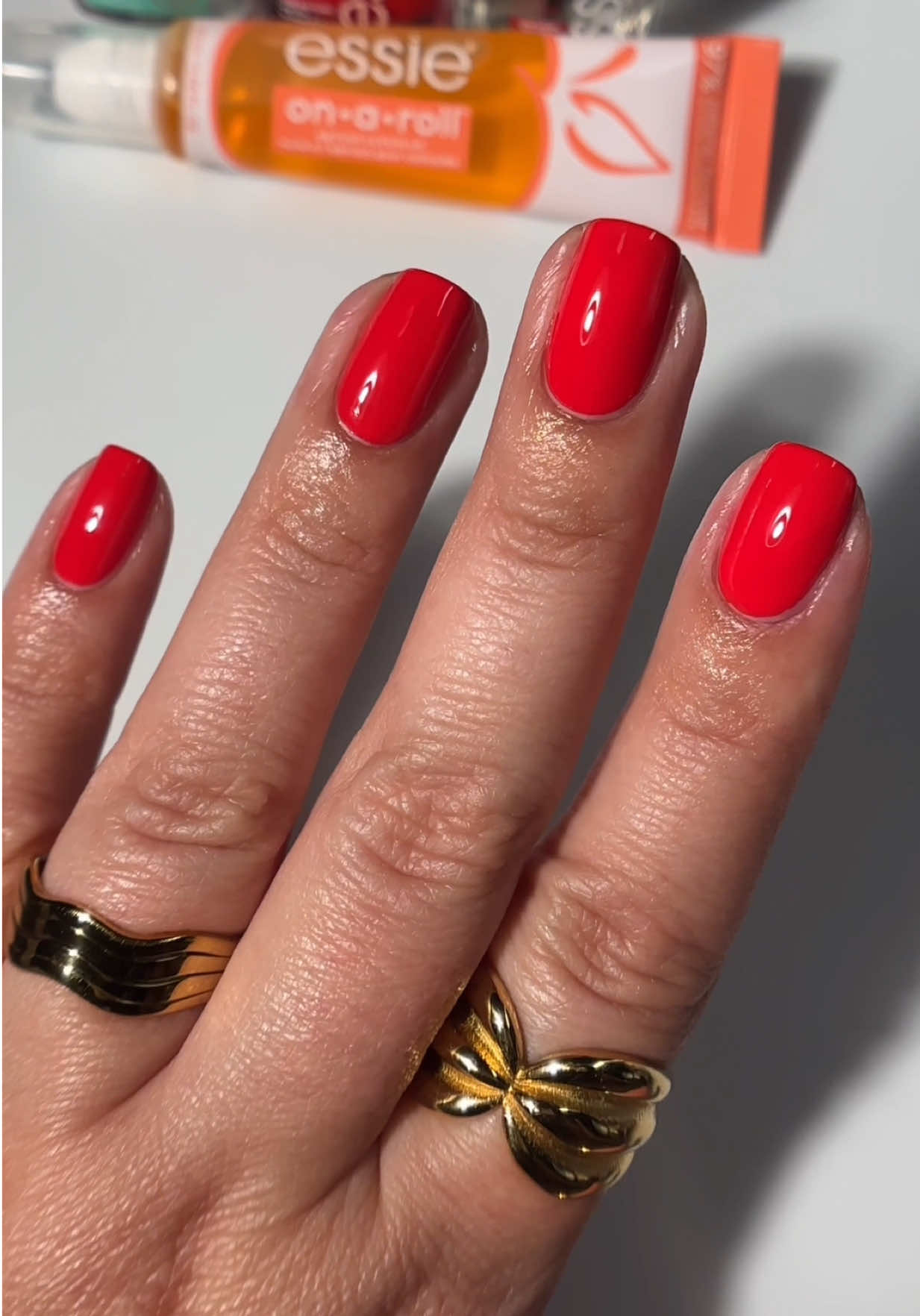 @essie