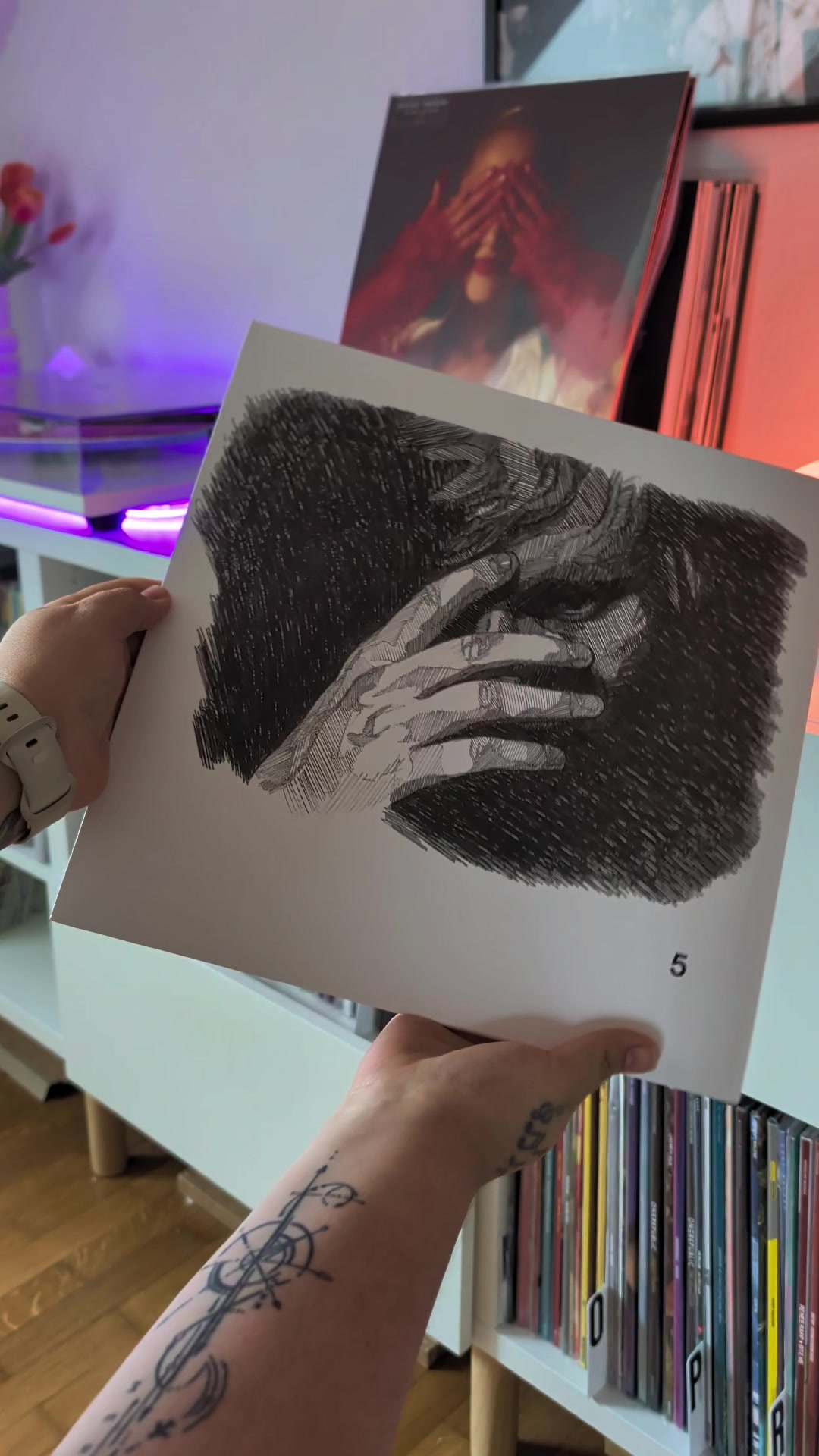@Chrissy || Vinyl Collector 🎶✨