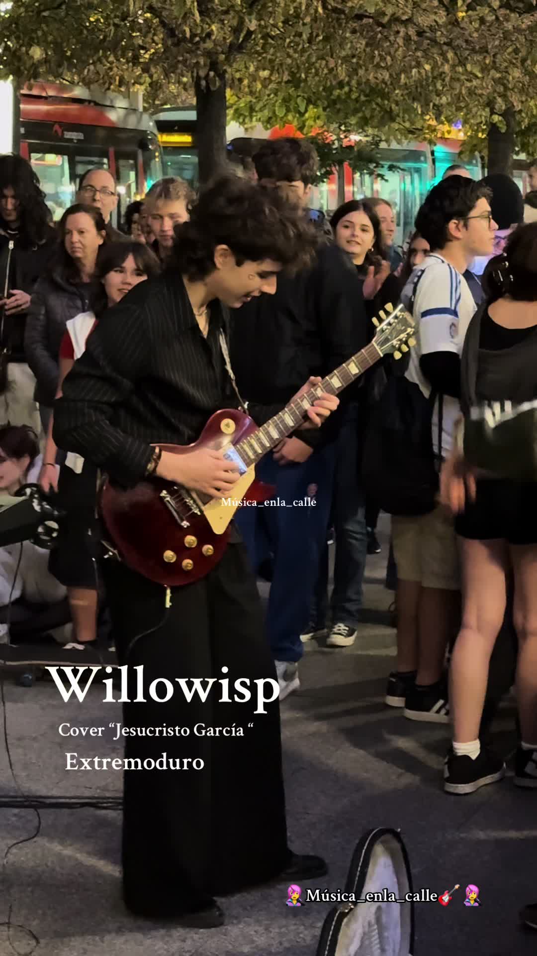 @👩🎤Música en la calle🎸👩🎤