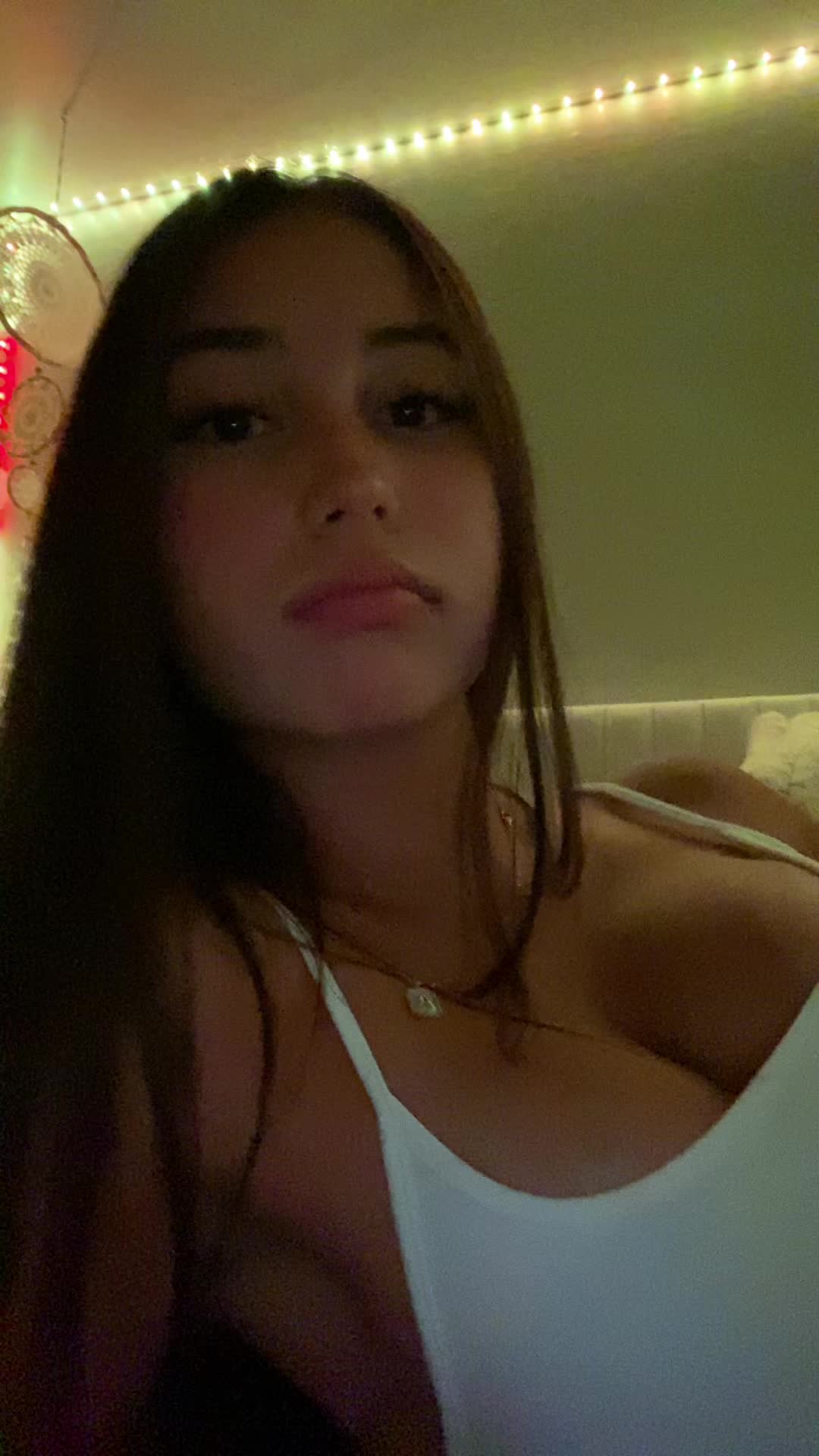 @abril