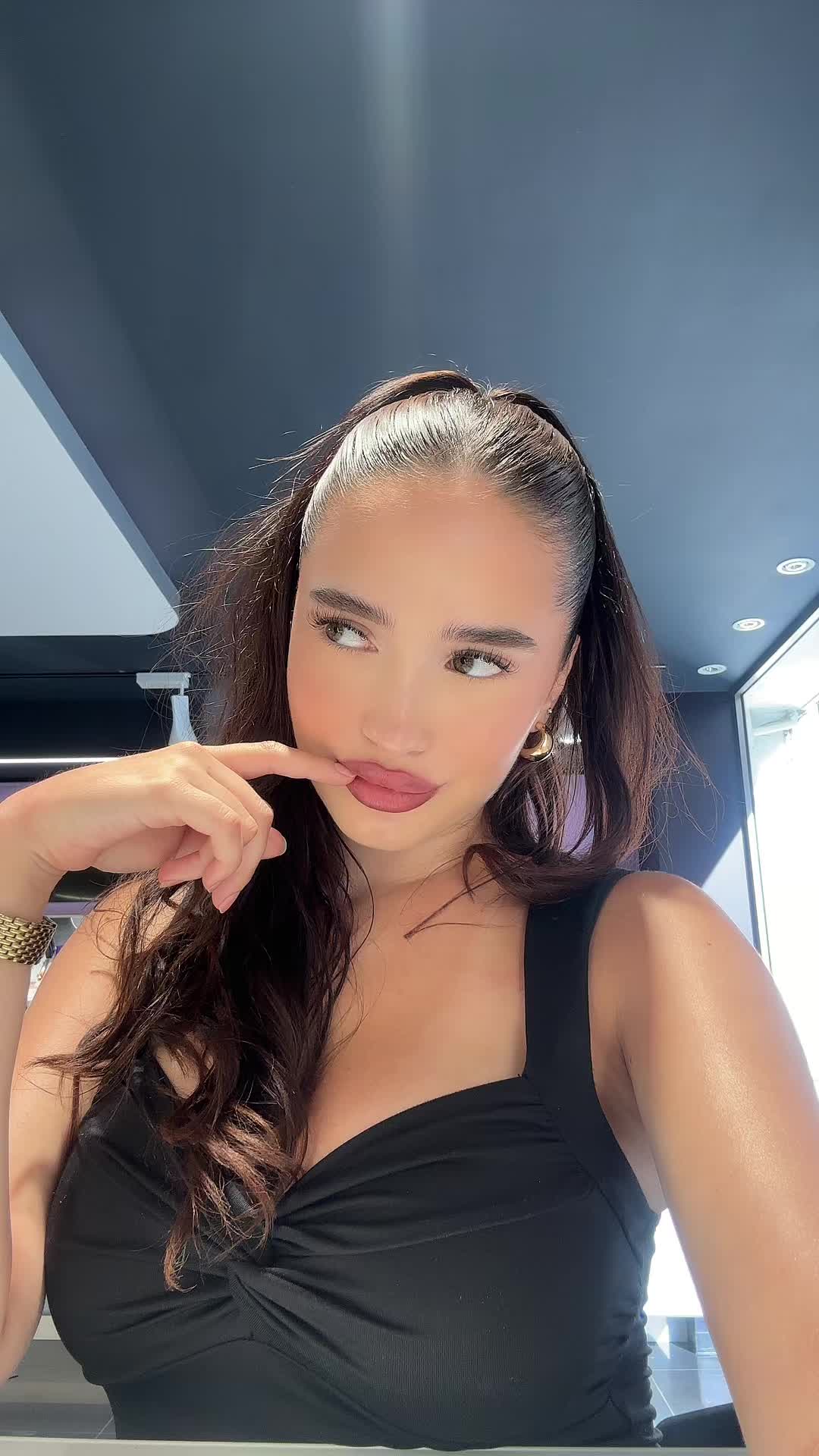 @secretaccount_lizacb