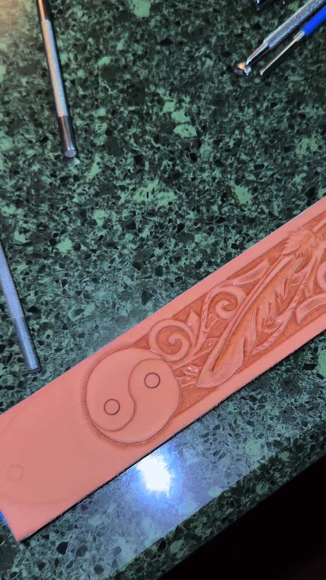 @FireLillyLeather