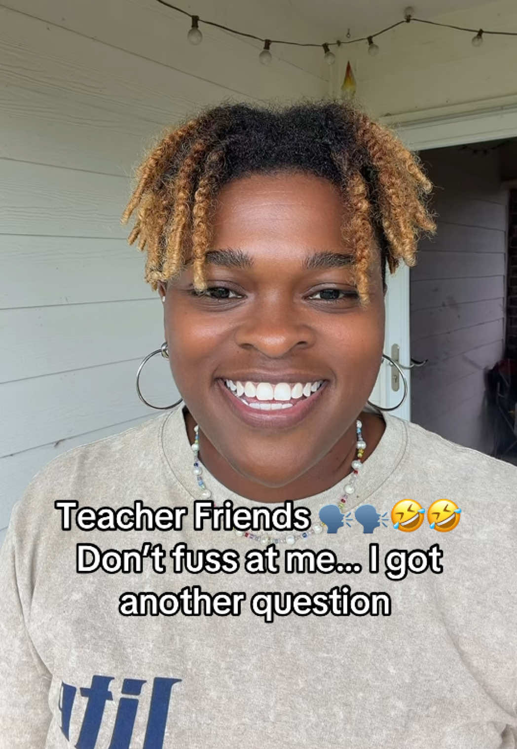 @Mrs. Hood&bull;TEACHER🍎