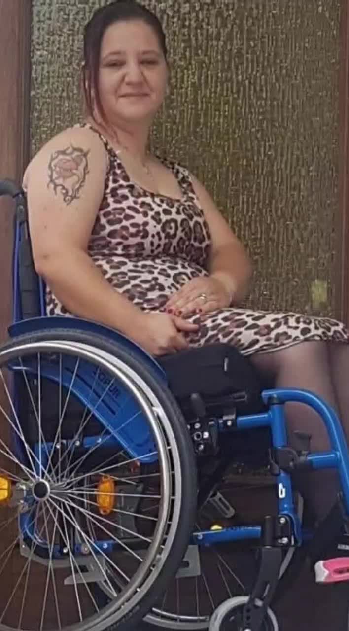@Cindy (wheelchair lady)