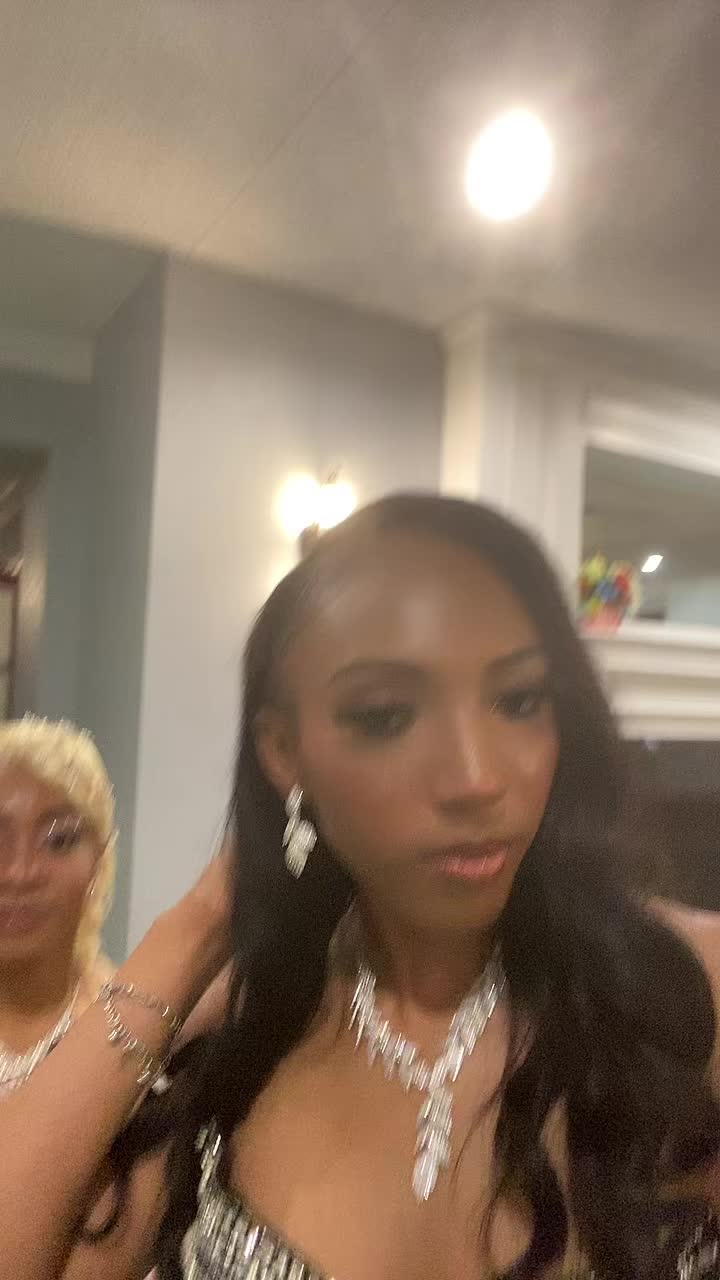 @…….