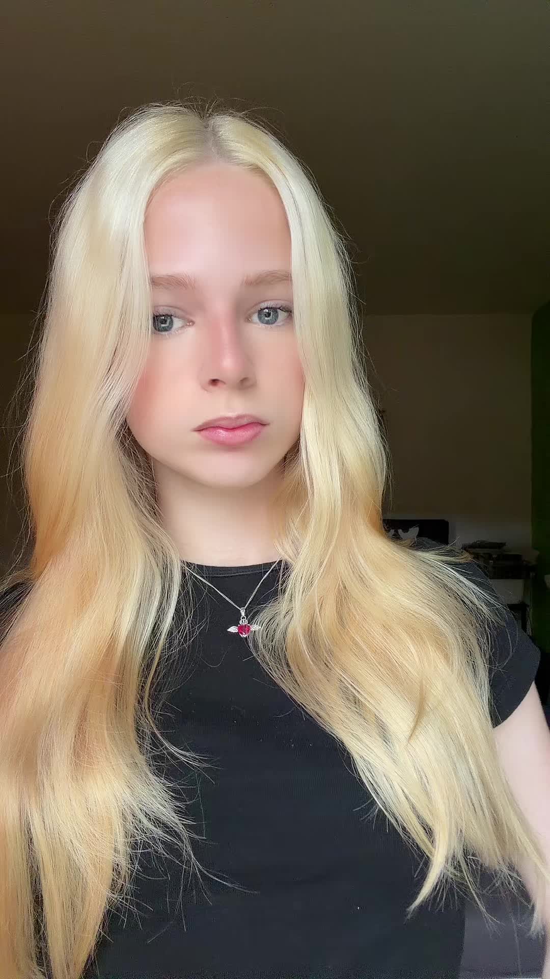 @𝓁𝒾𝓋𝒾 🎀
